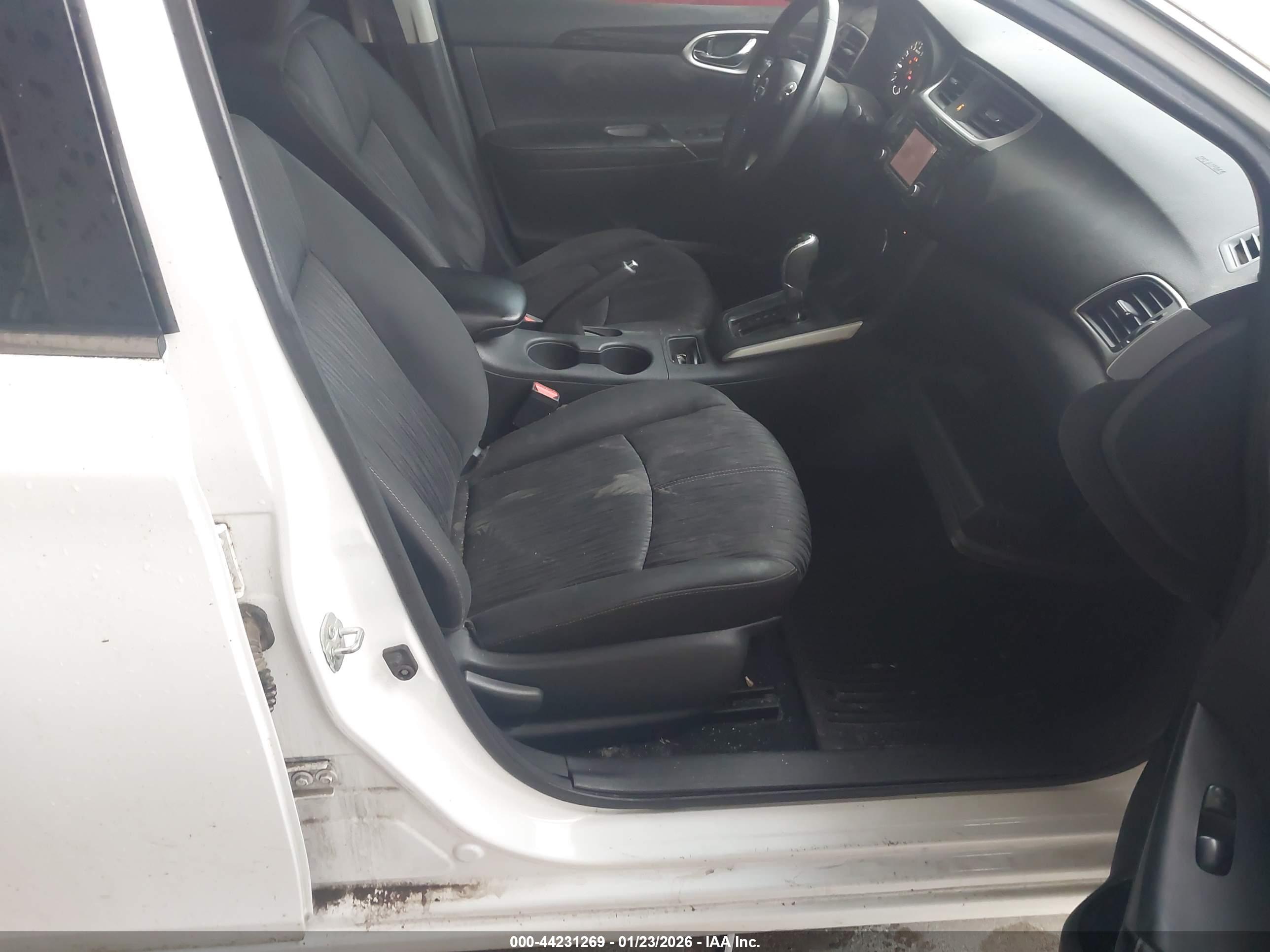 NISSAN SENTRA image 5