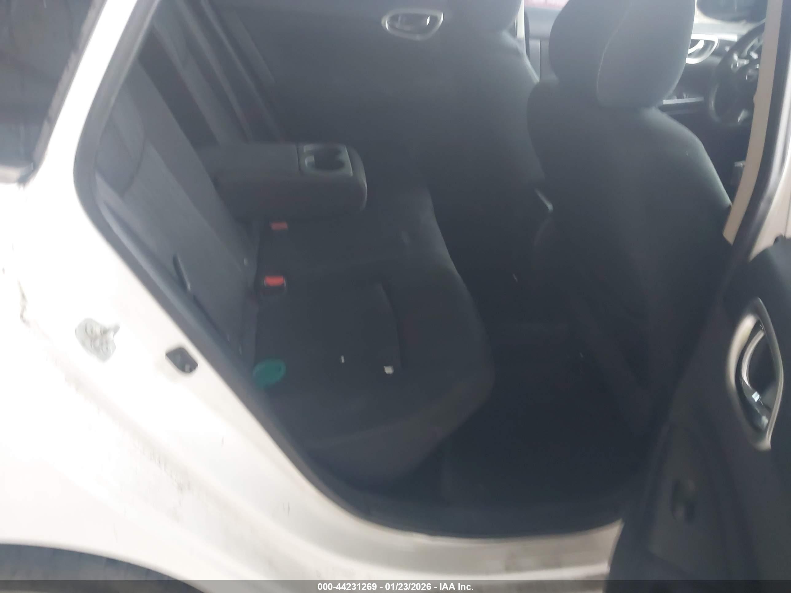 NISSAN SENTRA image 8