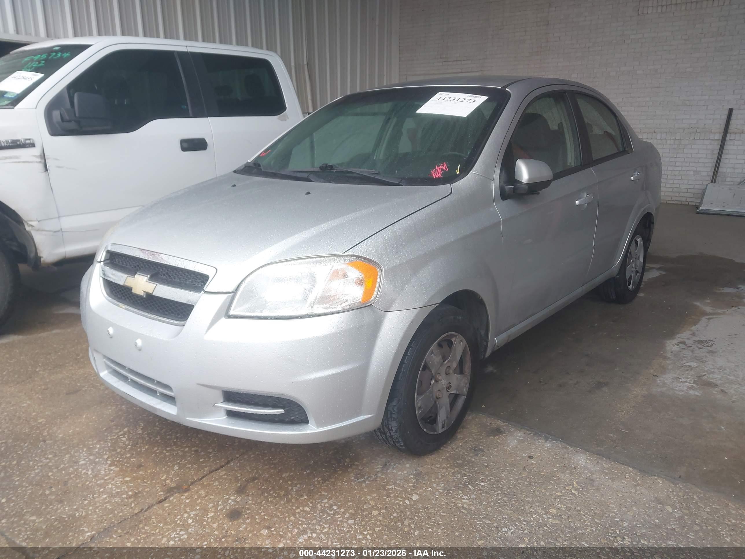 CHEVROLET AVEO image 2