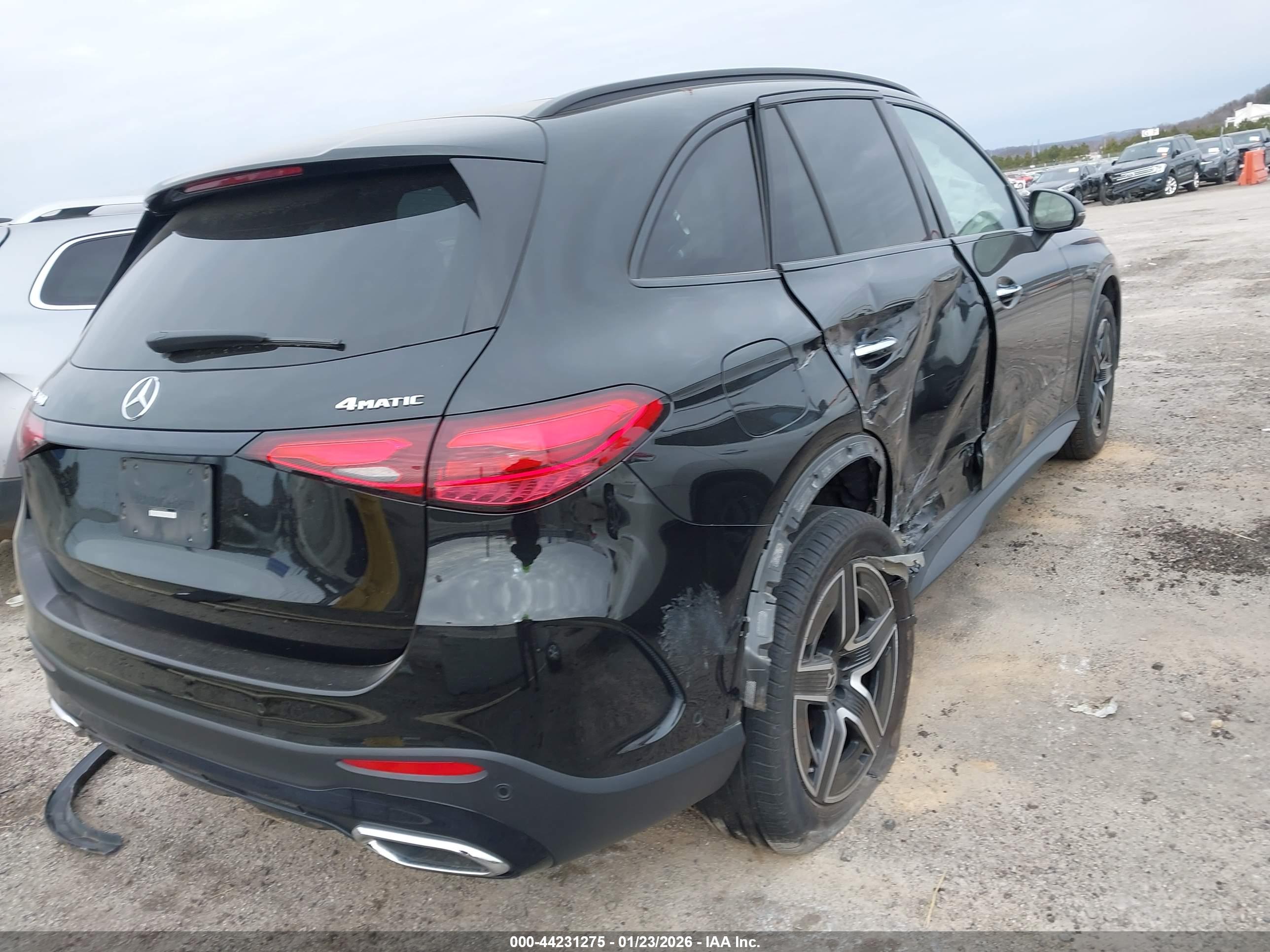 MERCEDES-BENZ GLC image 4