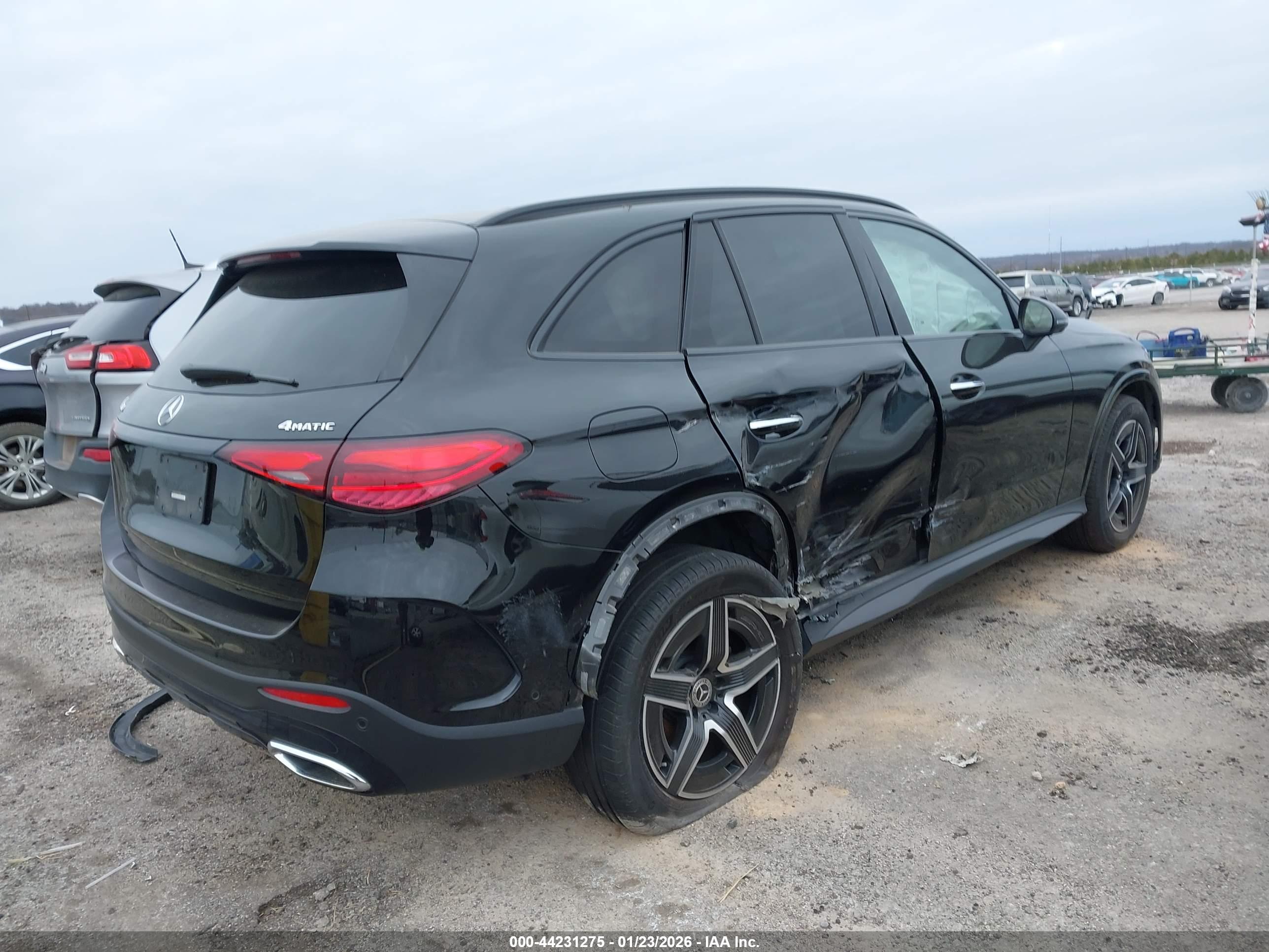 MERCEDES-BENZ GLC image 6