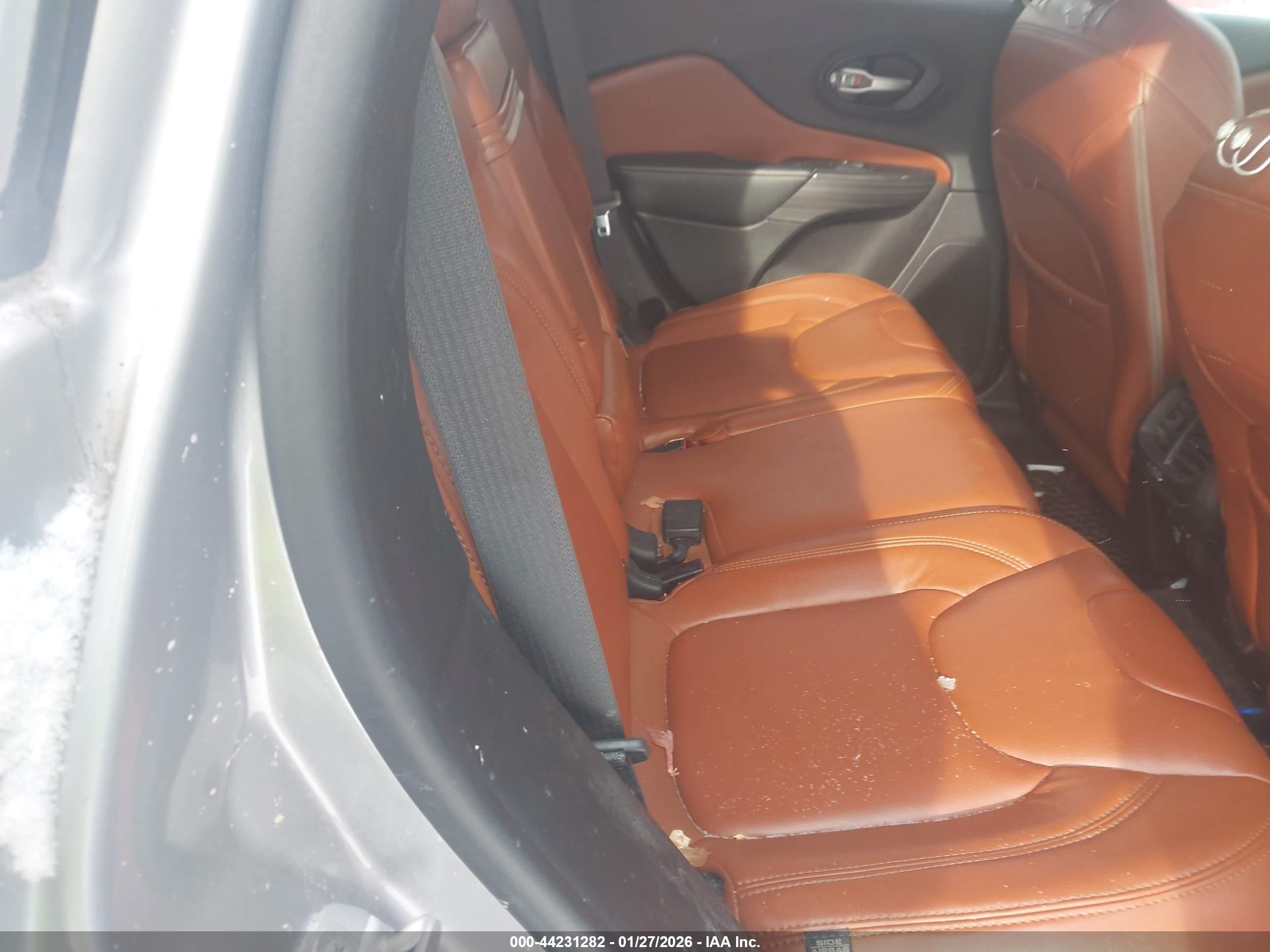 JEEP CHEROKEE image 8
