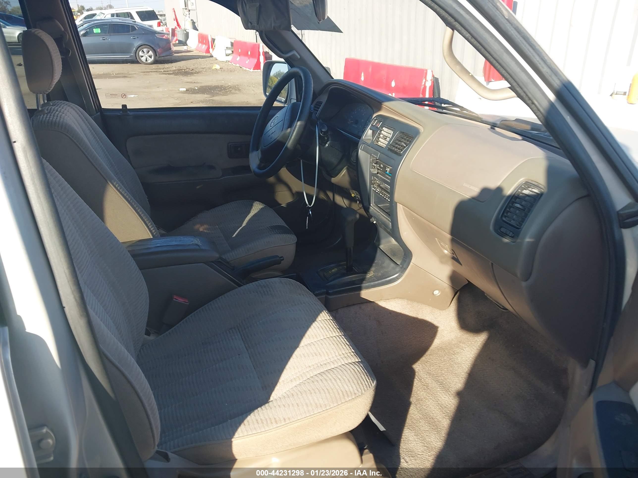 TOYOTA 4RUNNER image 5