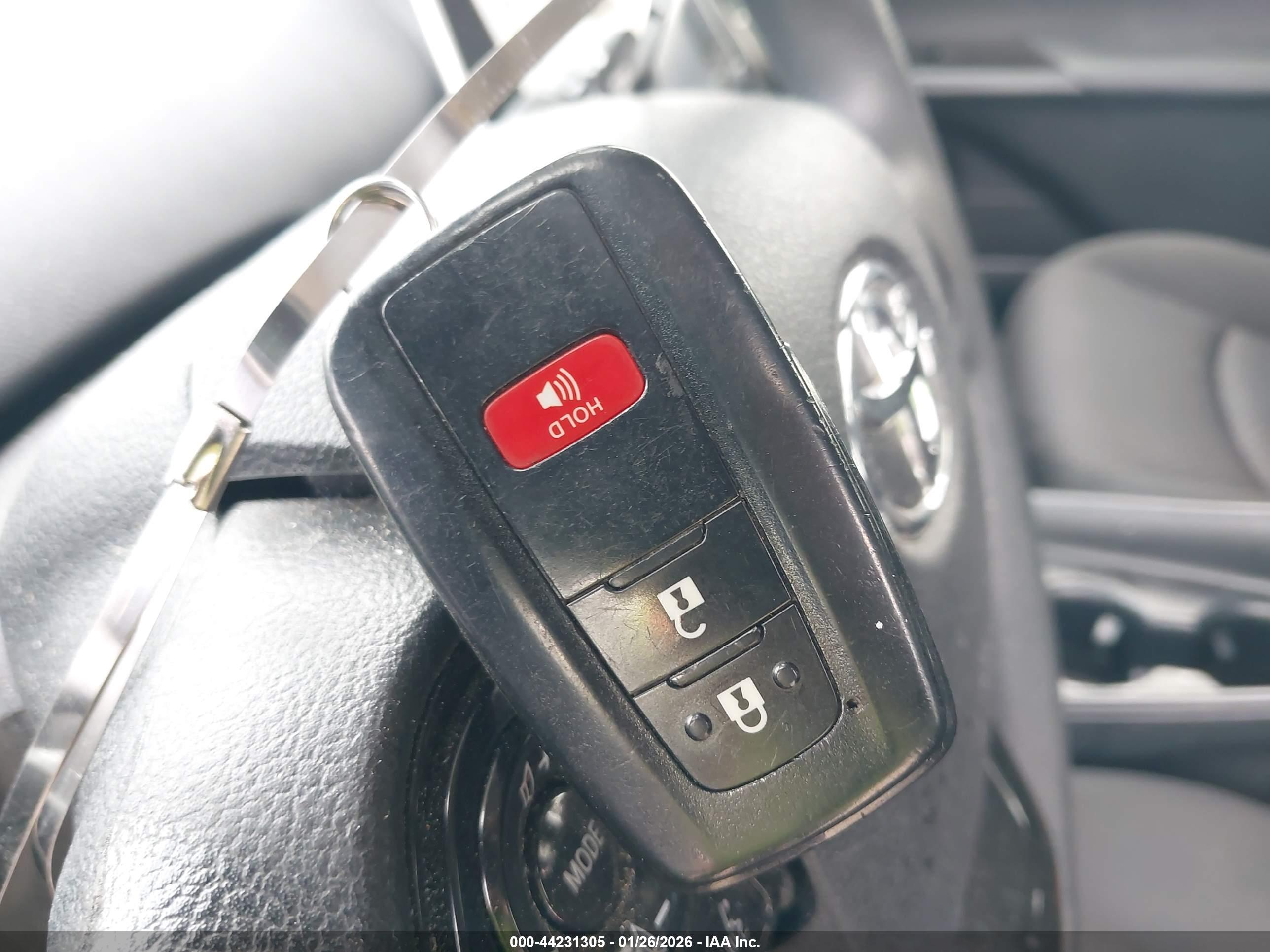 TOYOTA PRIUS image 11