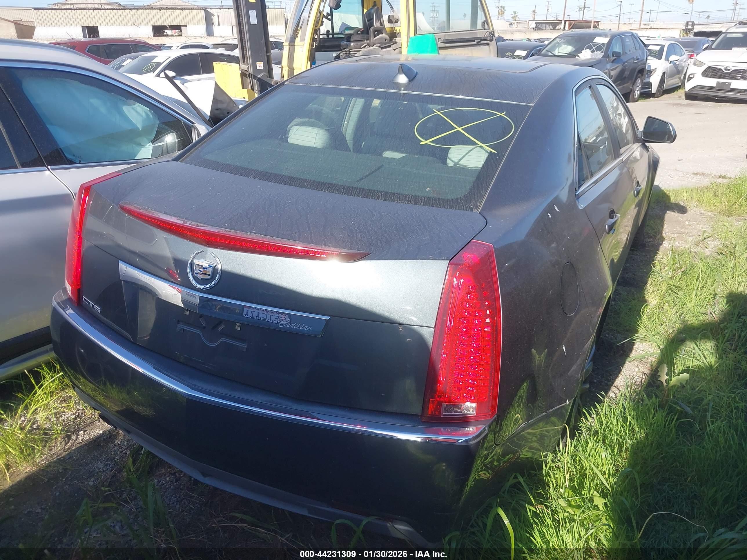 CADILLAC CTS image 4