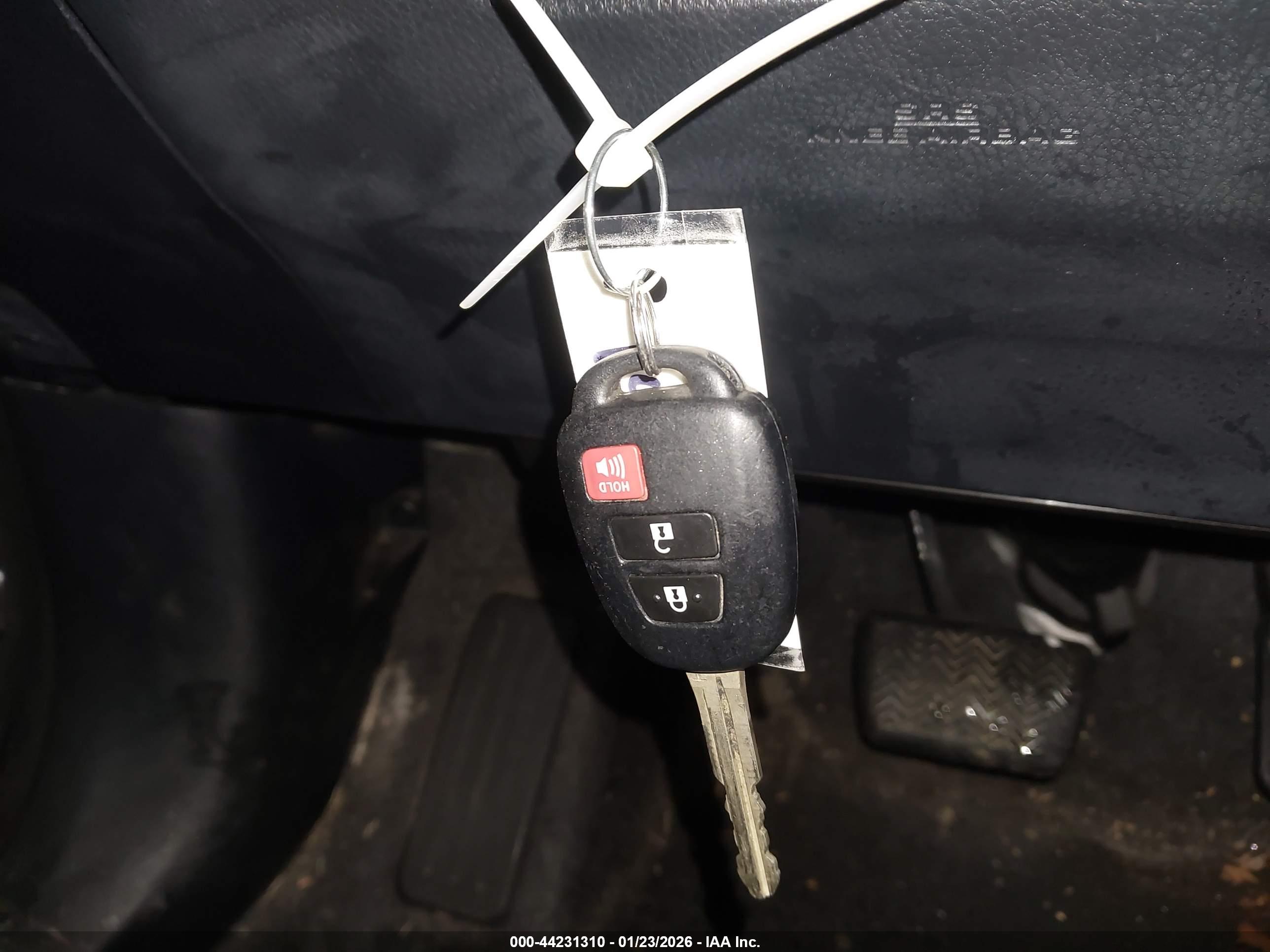 TOYOTA RAV4 image 11