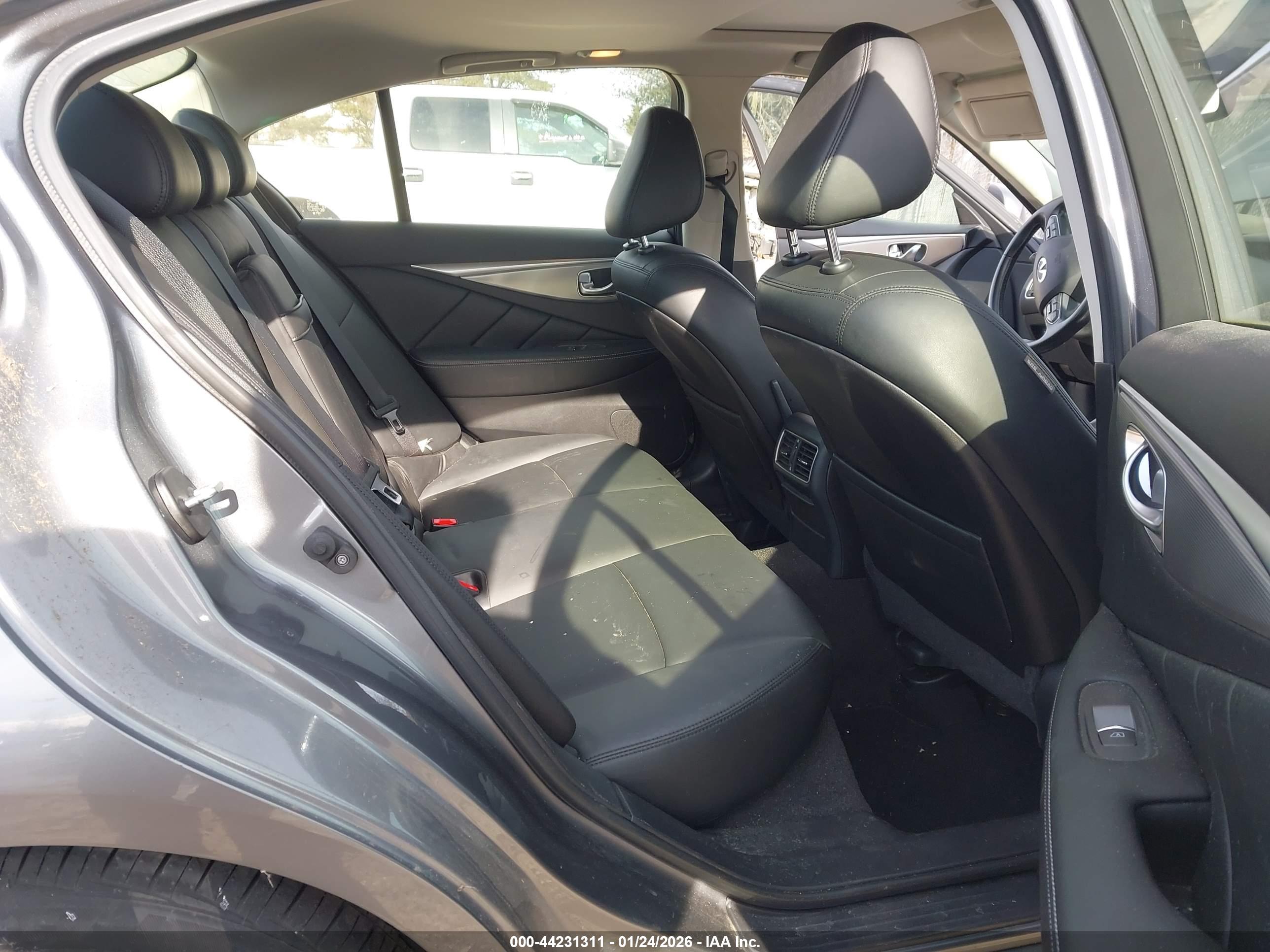 INFINITI Q50 image 8