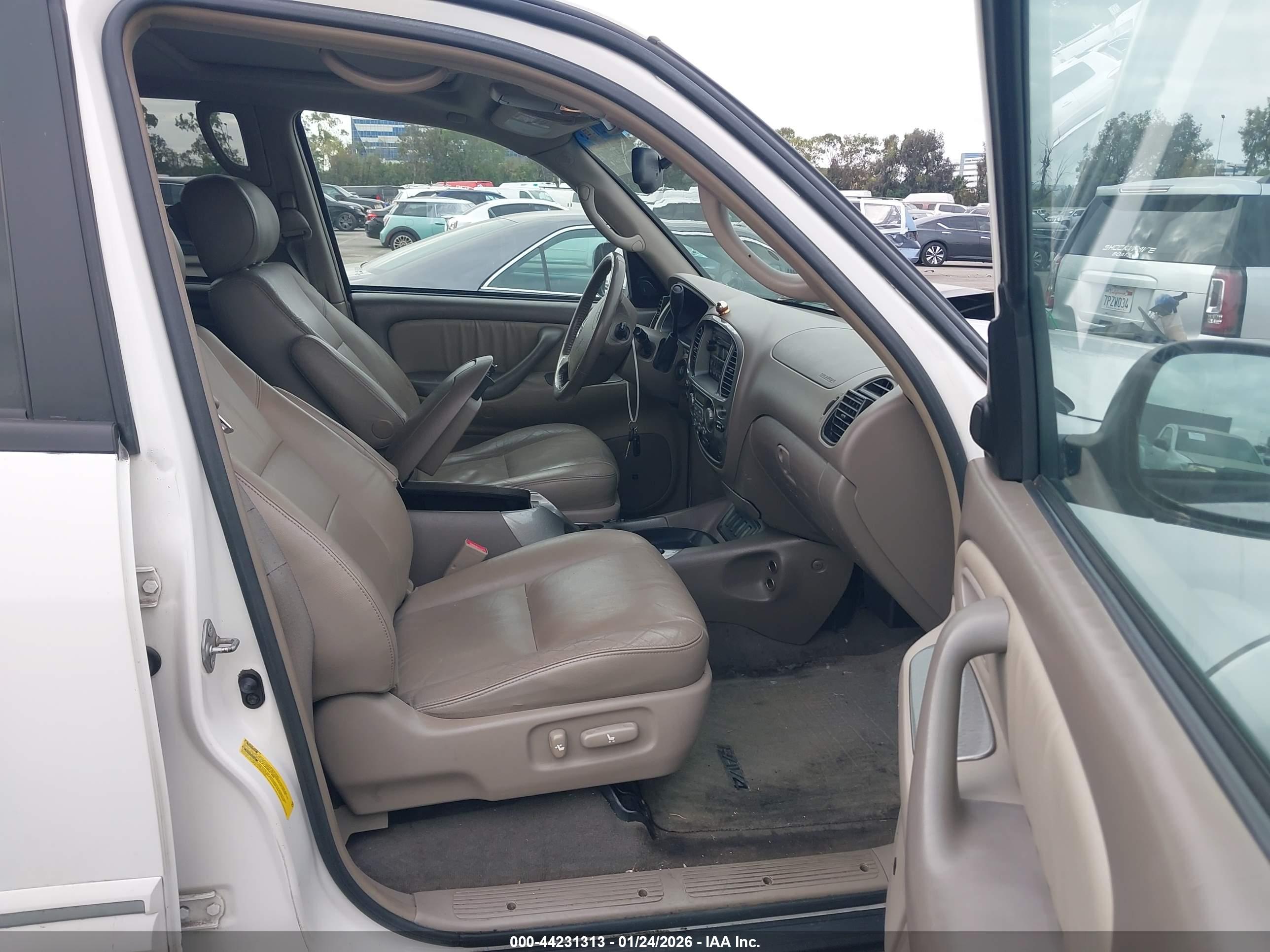 TOYOTA SEQUOIA image 5