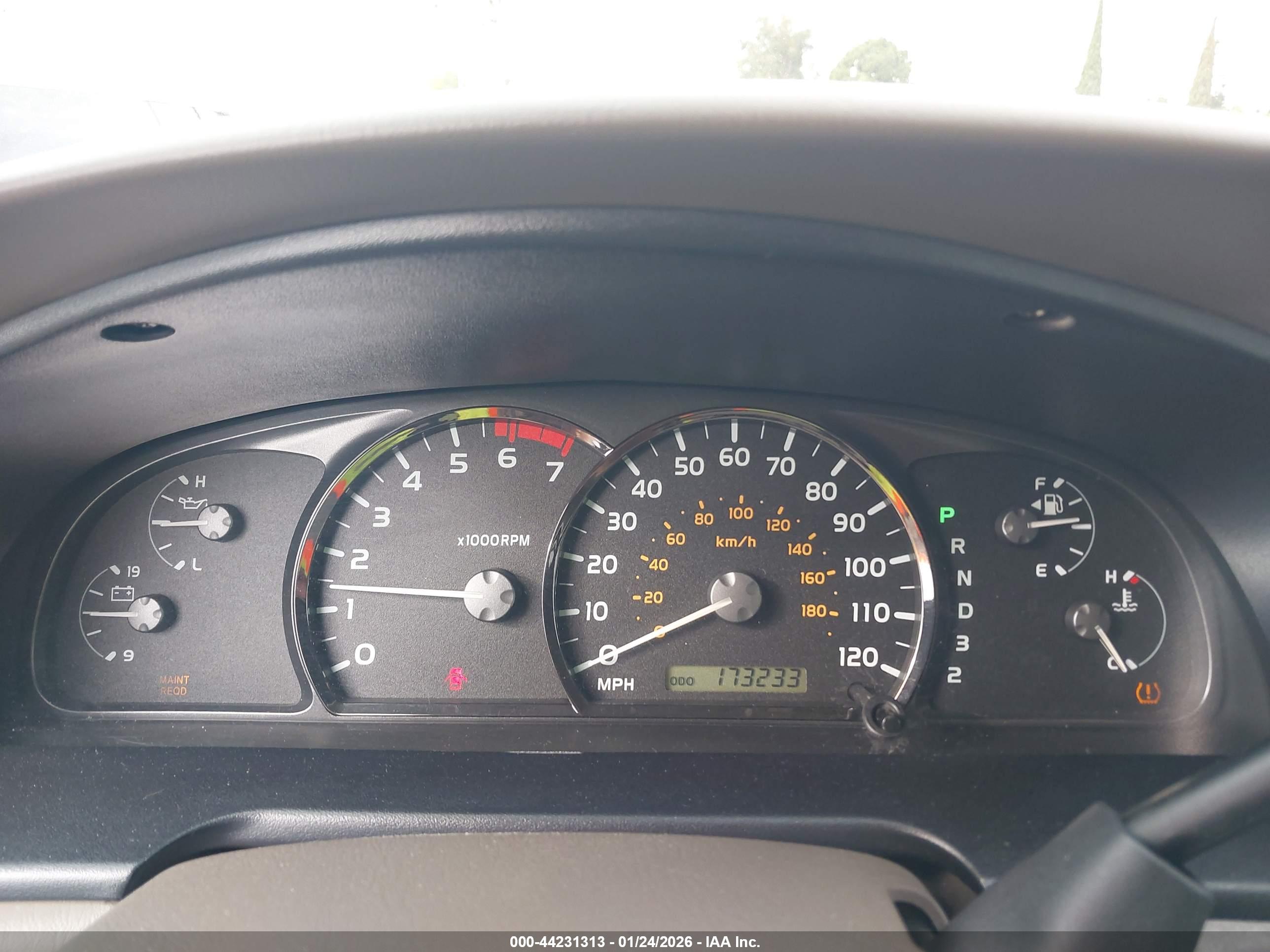 TOYOTA SEQUOIA image 7