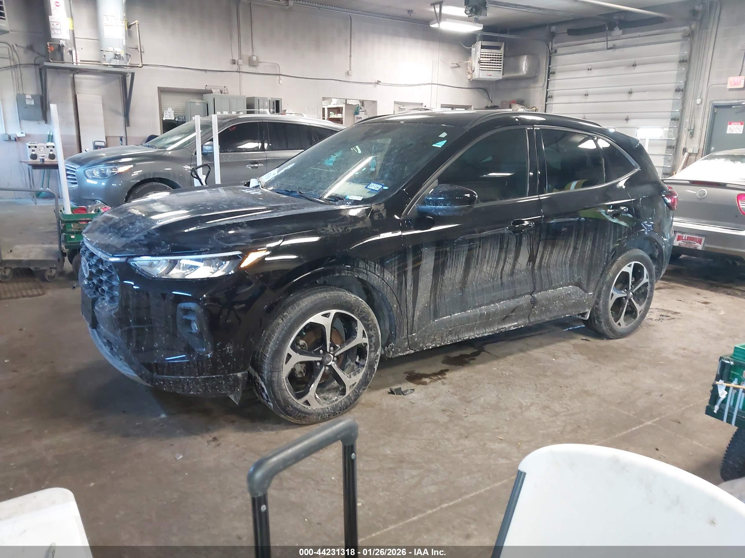 FORD ESCAPE image 2