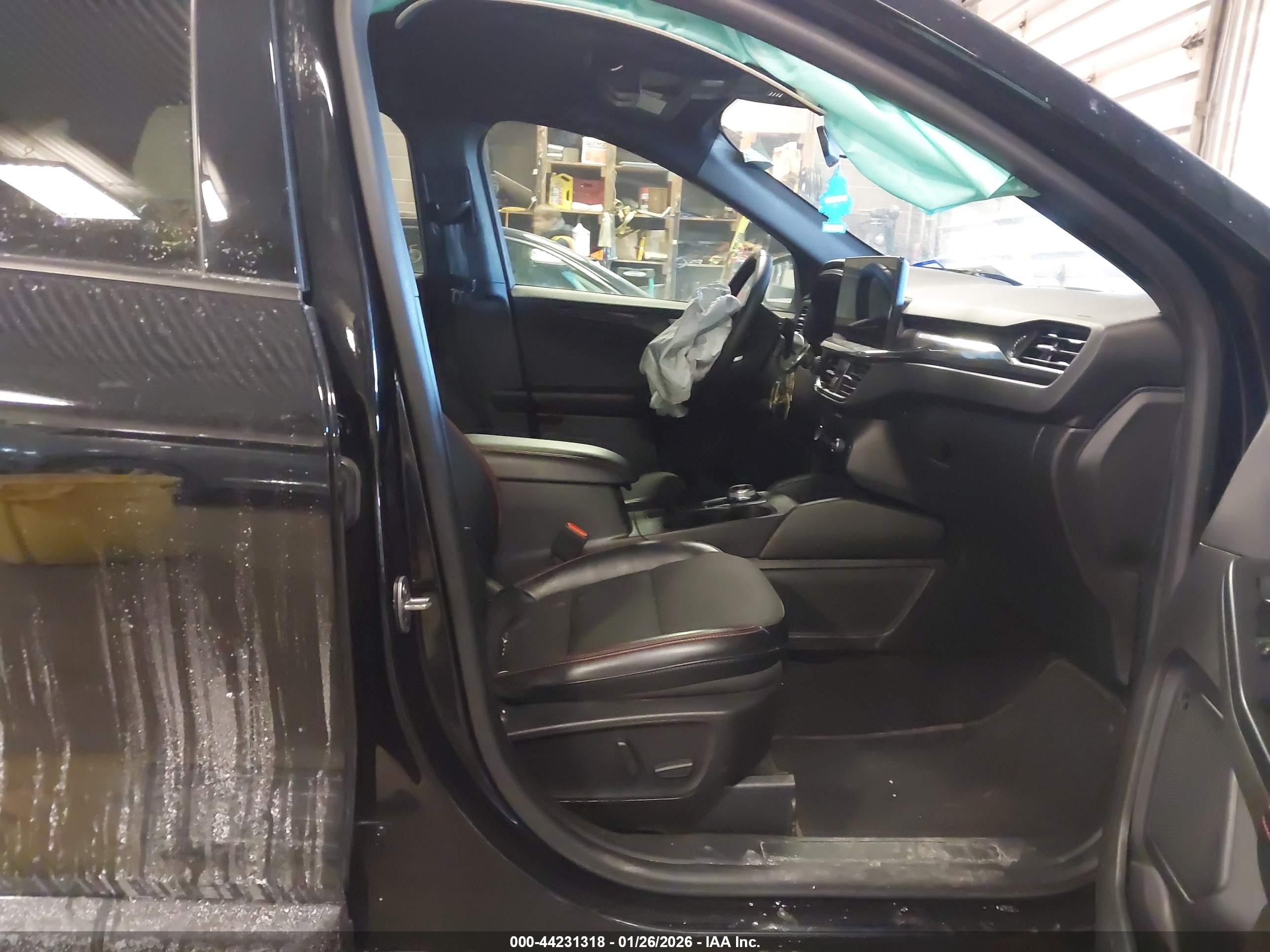 FORD ESCAPE image 5