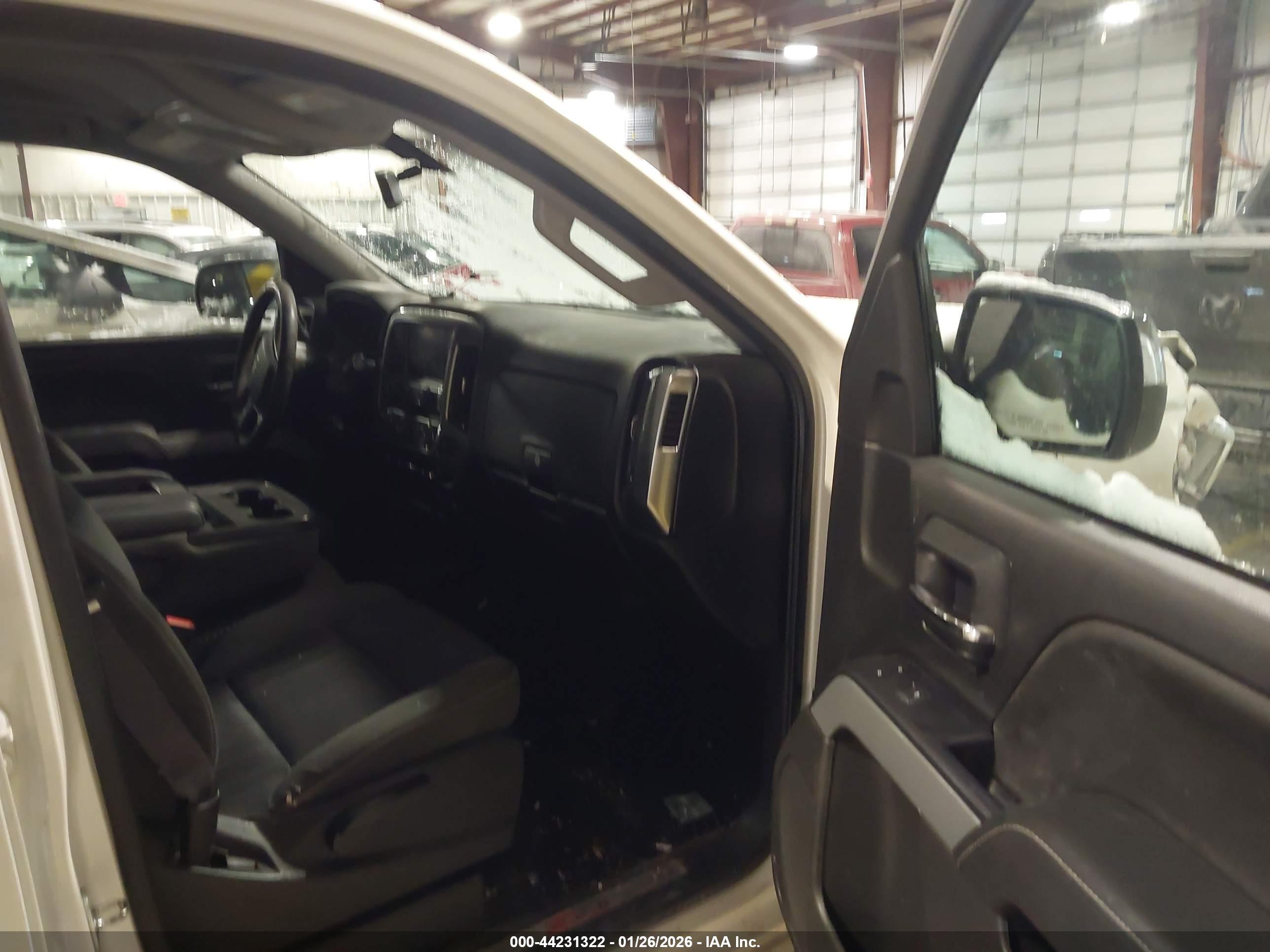 CHEVROLET SILVERADO image 5