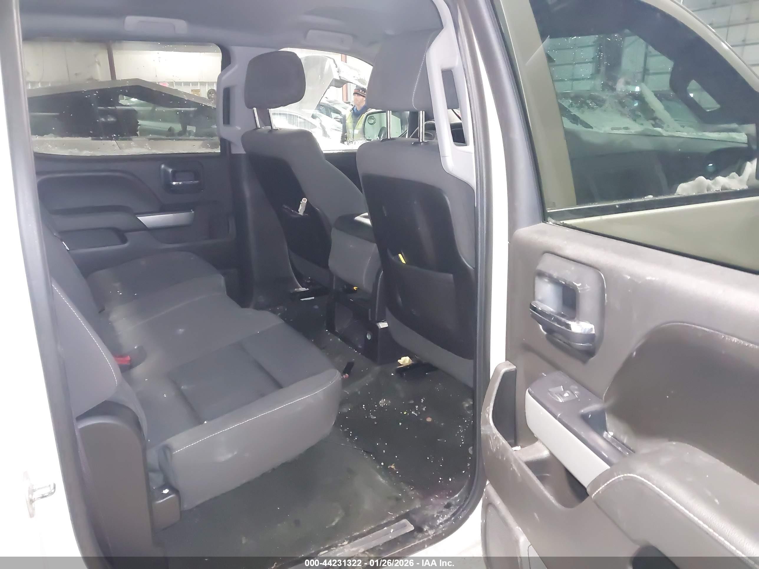 CHEVROLET SILVERADO image 8