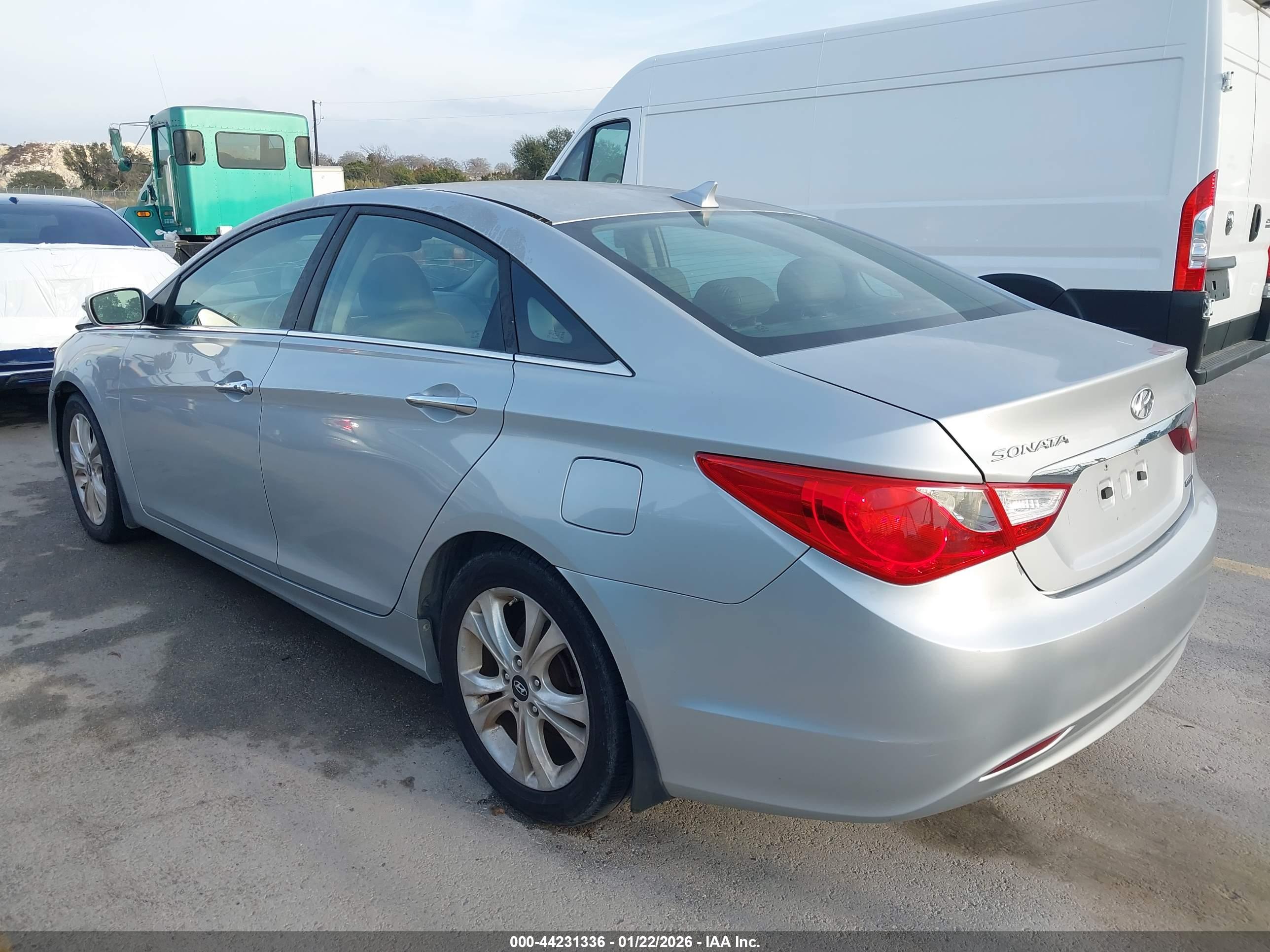 HYUNDAI SONATA image 3