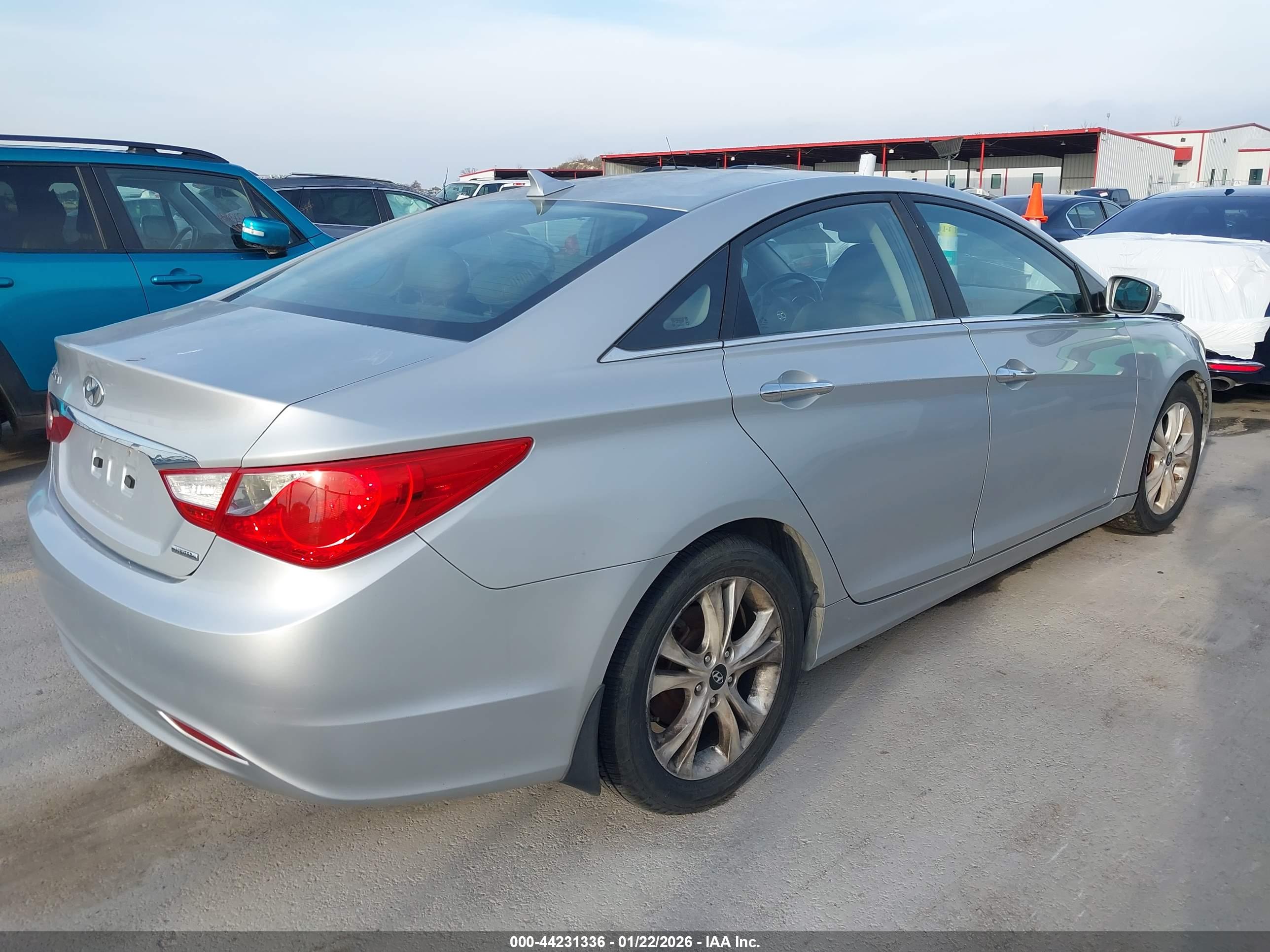 HYUNDAI SONATA image 4