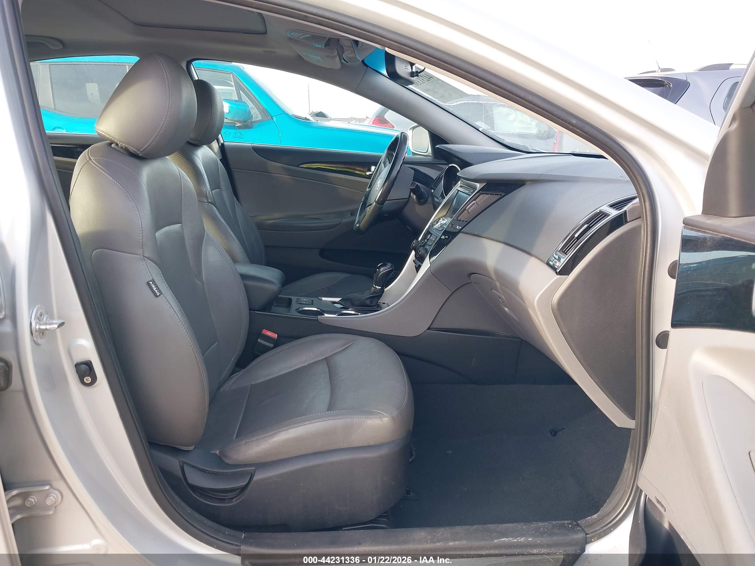 HYUNDAI SONATA image 5