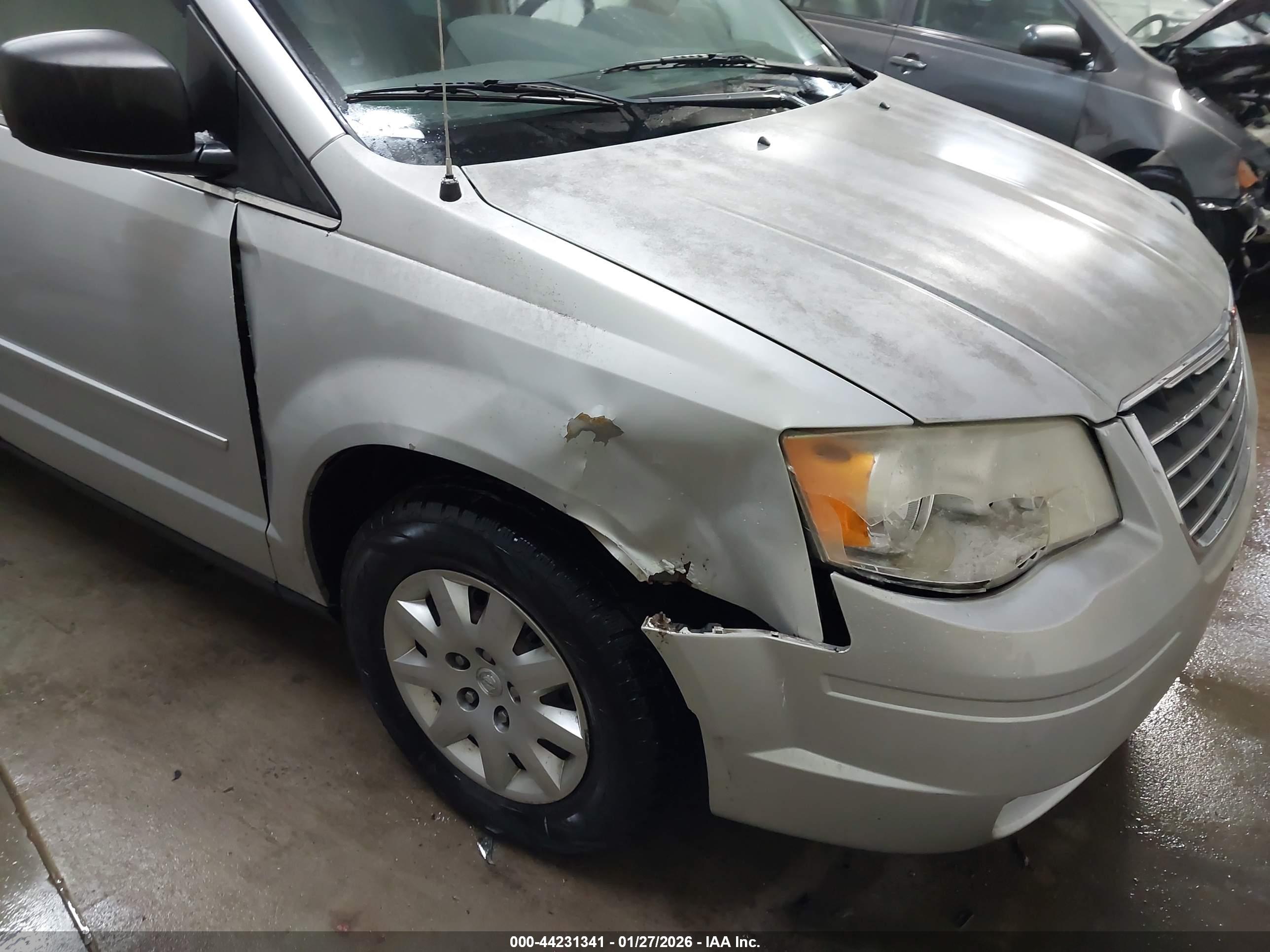 CHRYSLER TOWN image 6