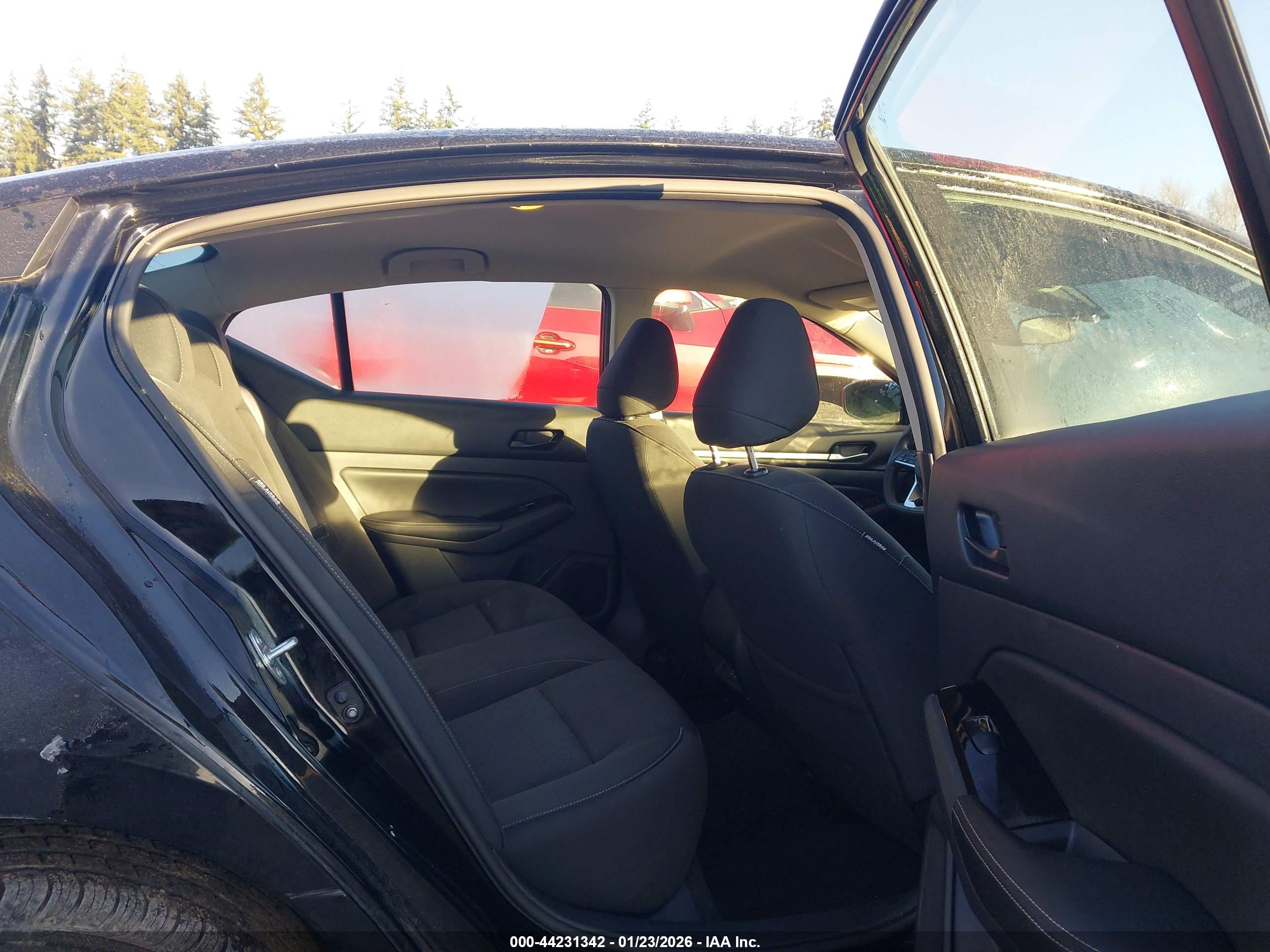 NISSAN ALTIMA image 8