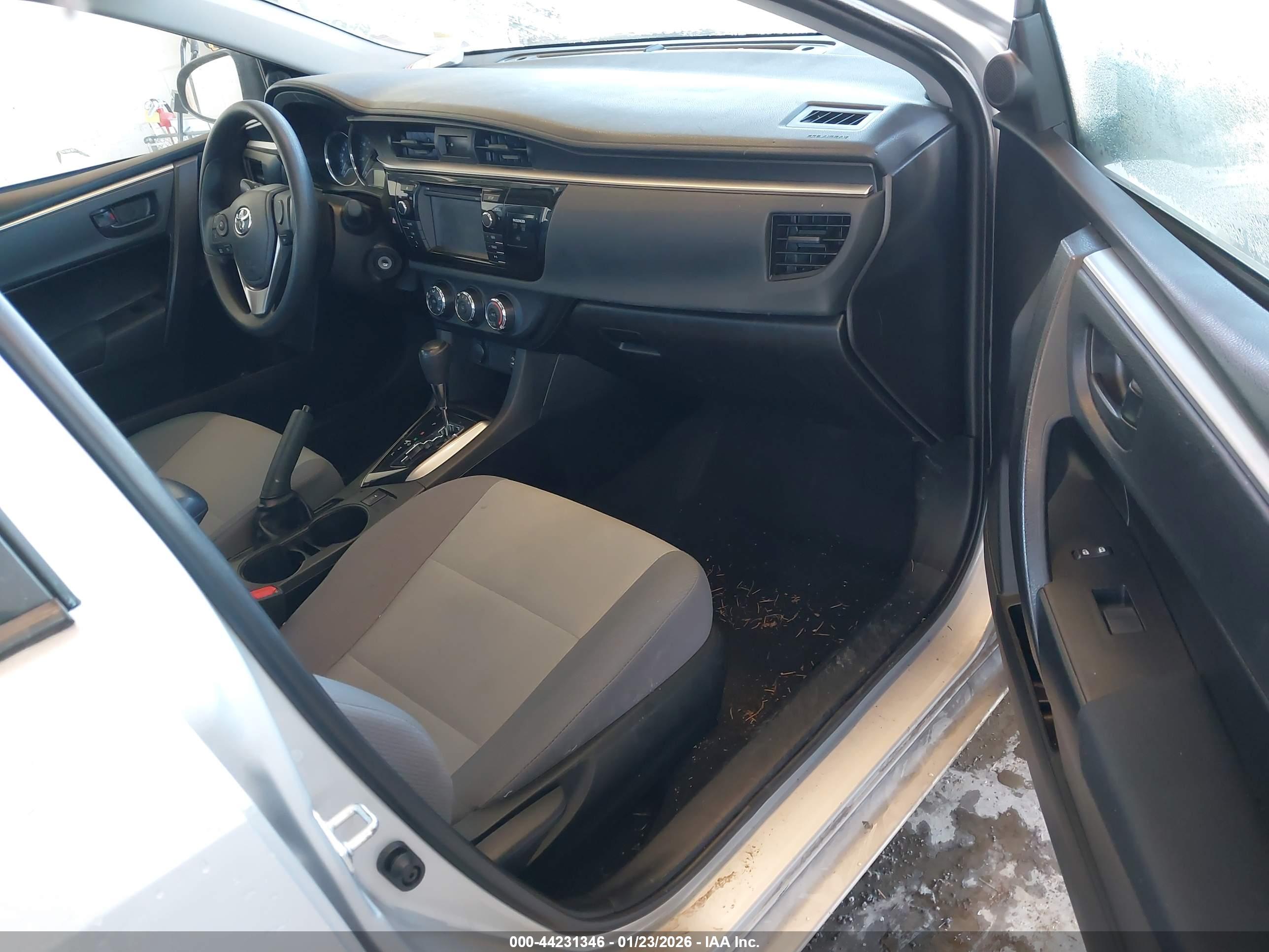 TOYOTA COROLLA image 5
