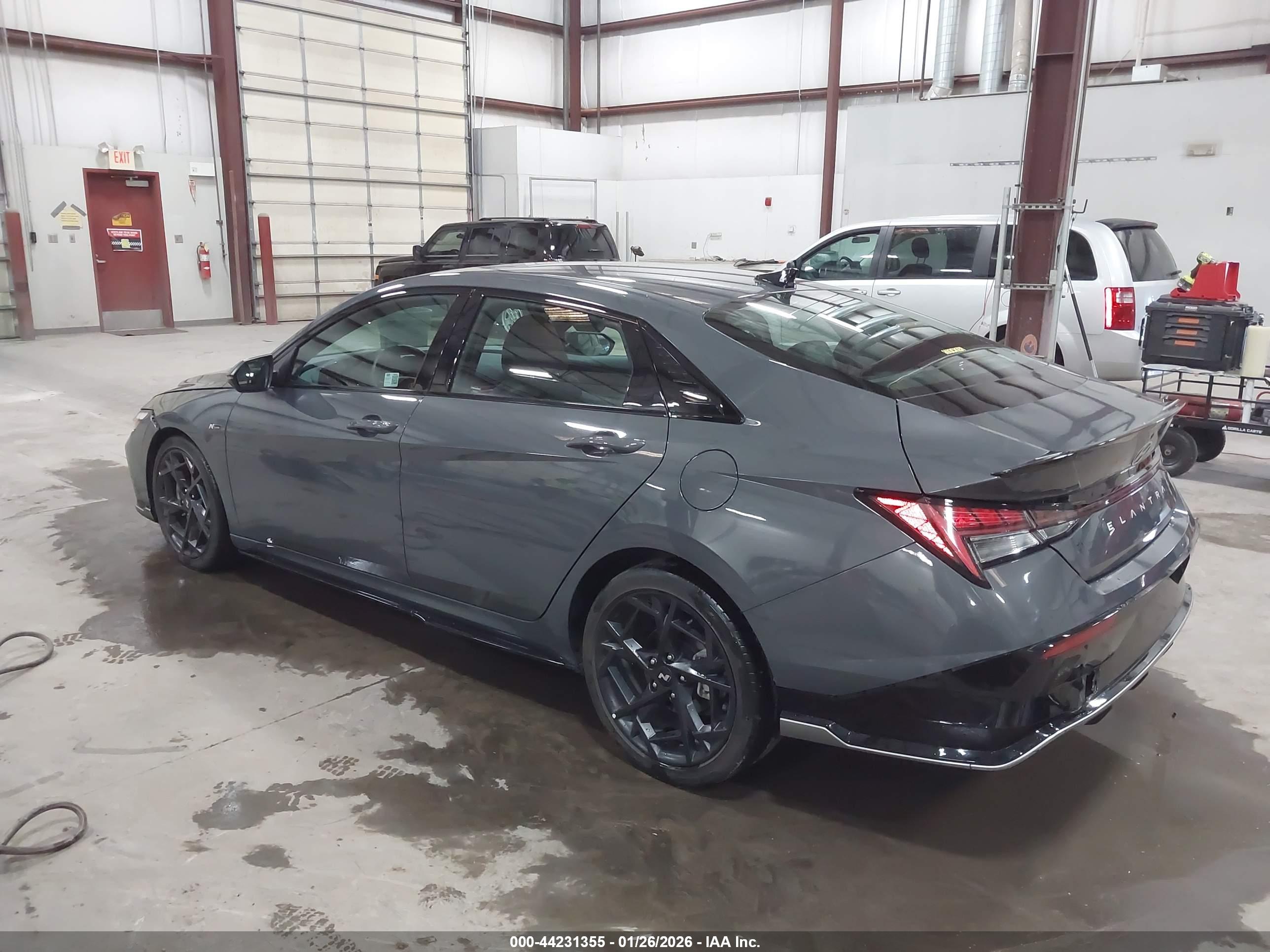 HYUNDAI ELANTRA image 3