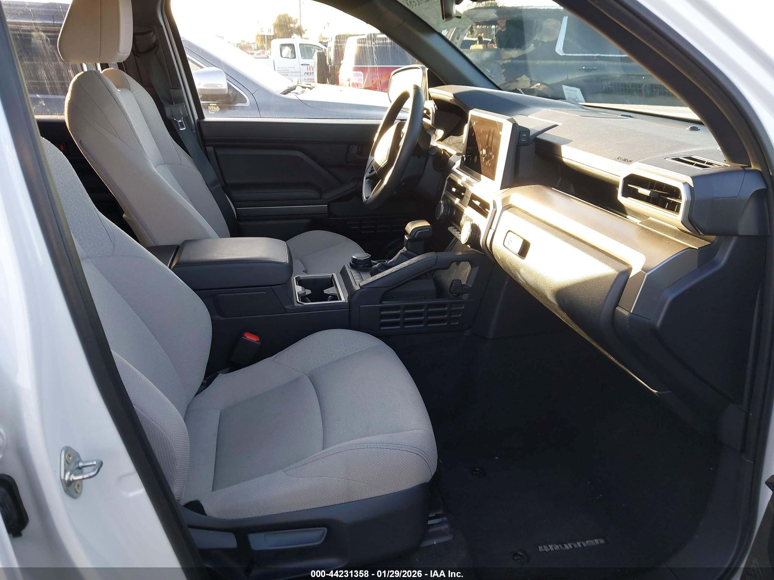 TOYOTA 4RUNNER image 5