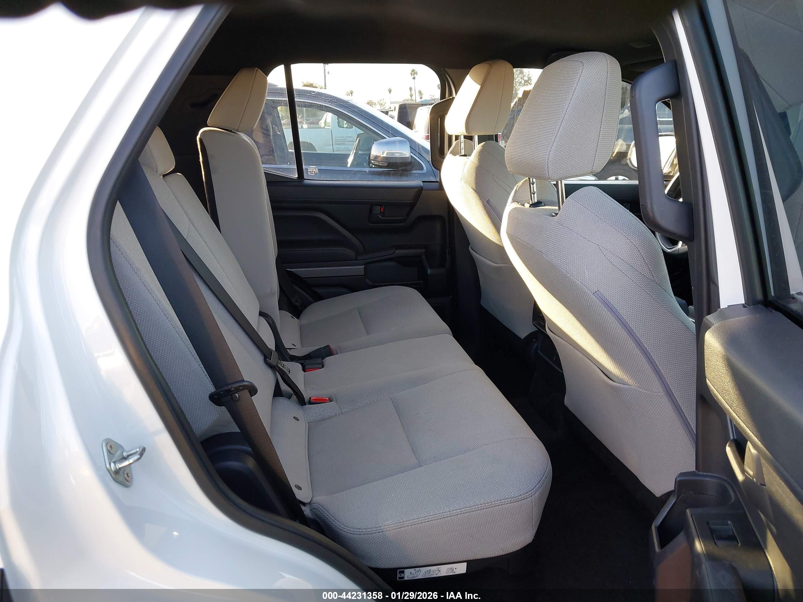 TOYOTA 4RUNNER image 8
