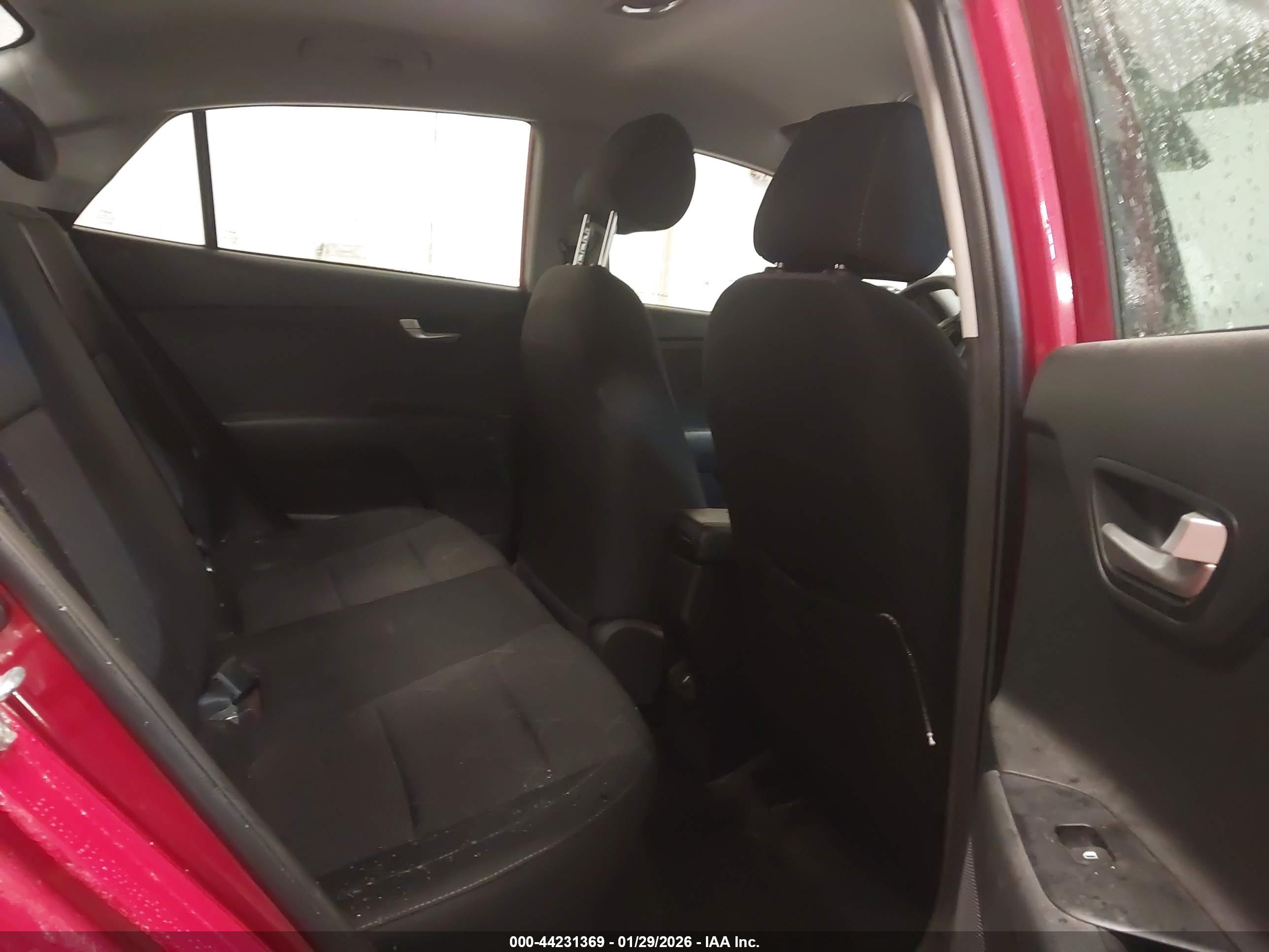 KIA RIO image 8