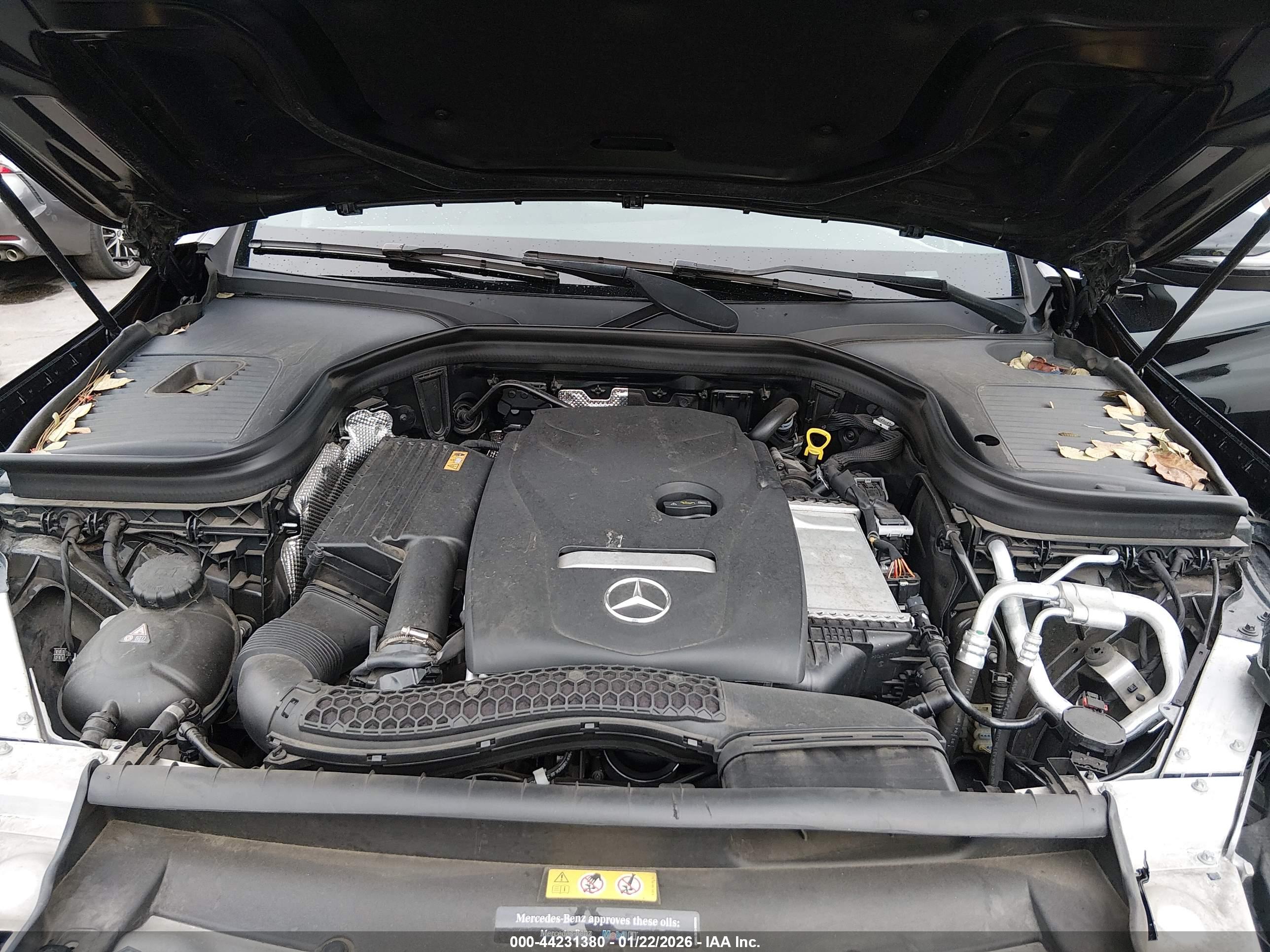 MERCEDES-BENZ GLC image 10