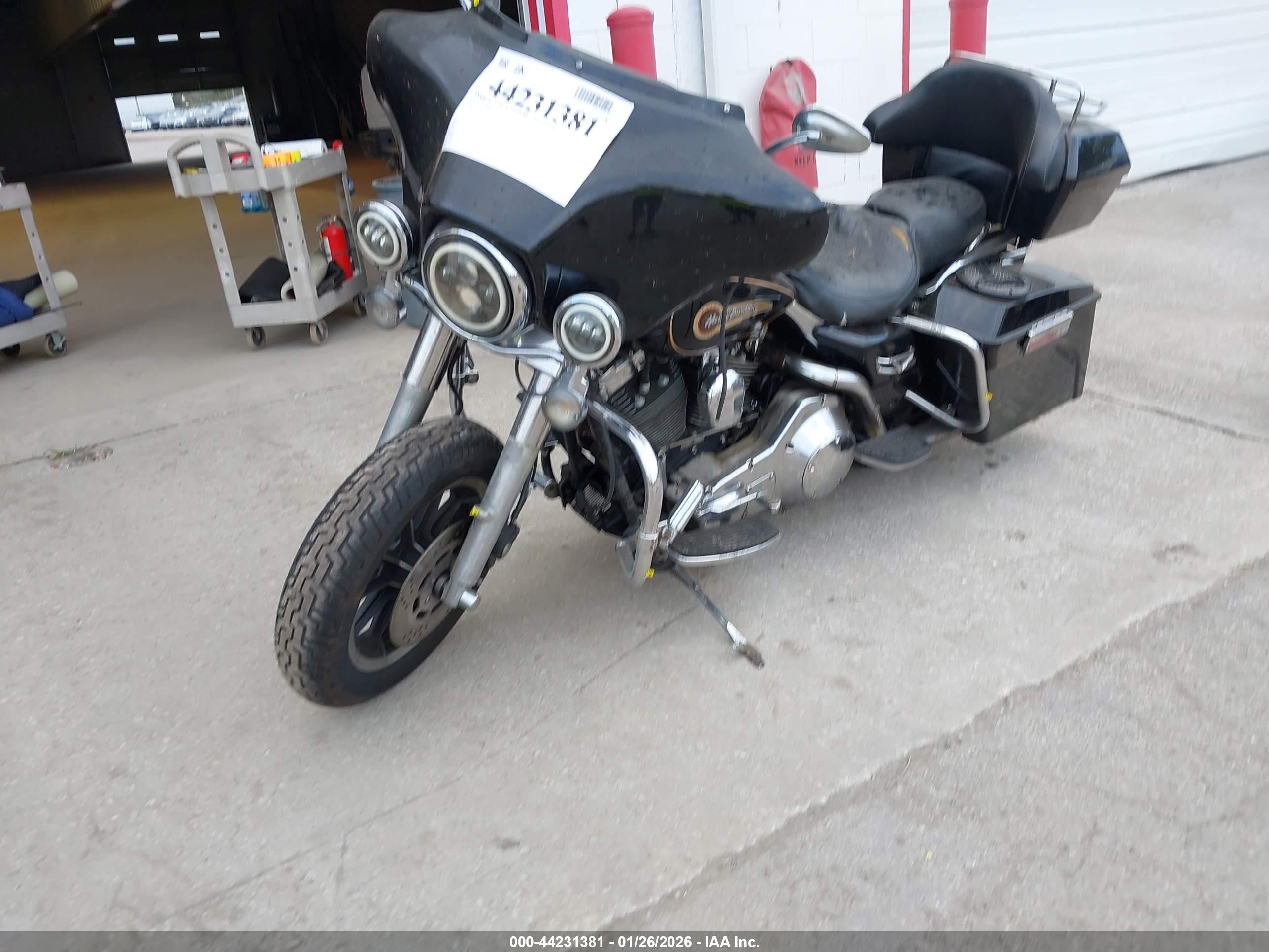 HARLEY-DAVIDSON FLHT image 2