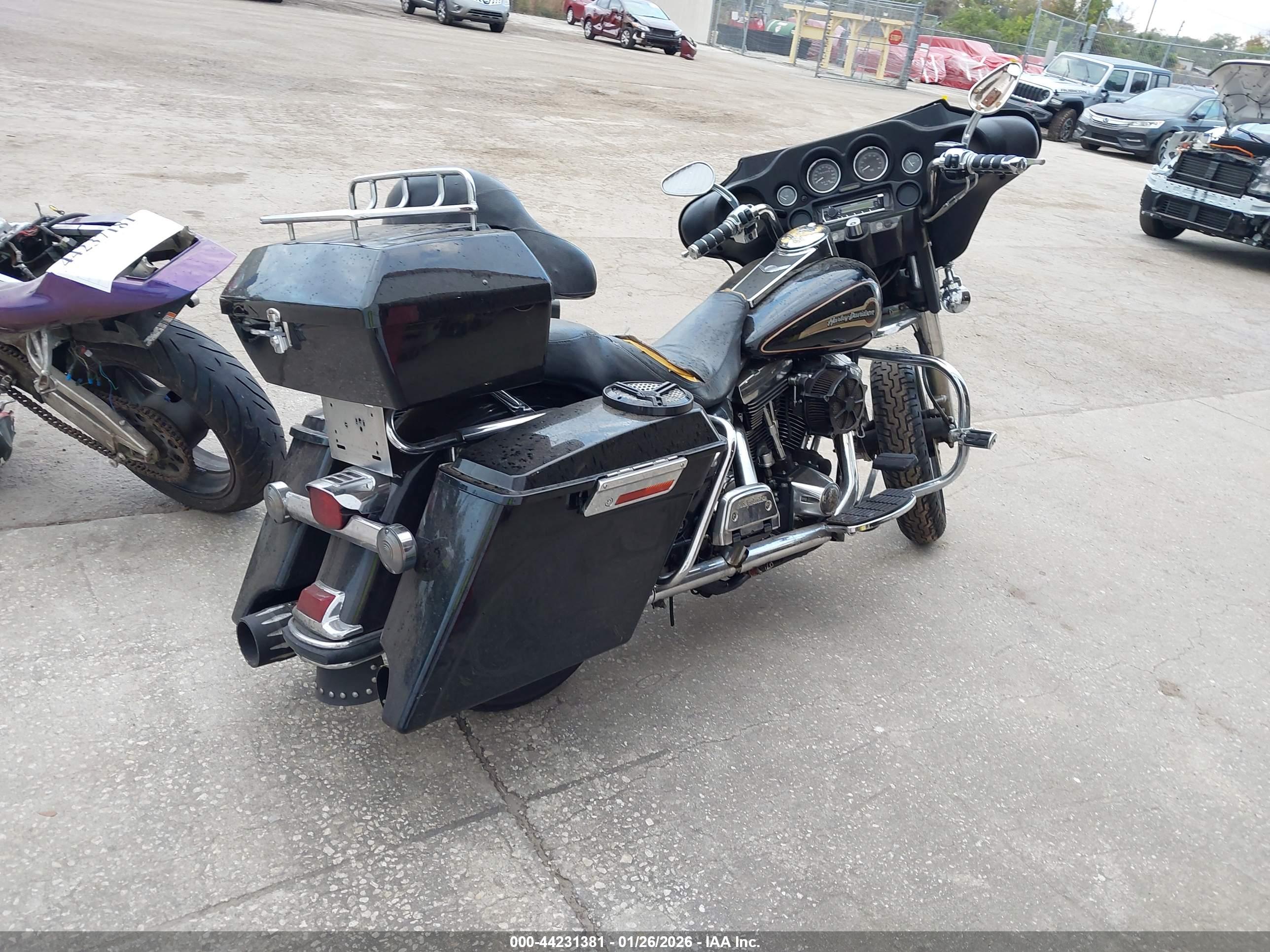 HARLEY-DAVIDSON FLHT image 4