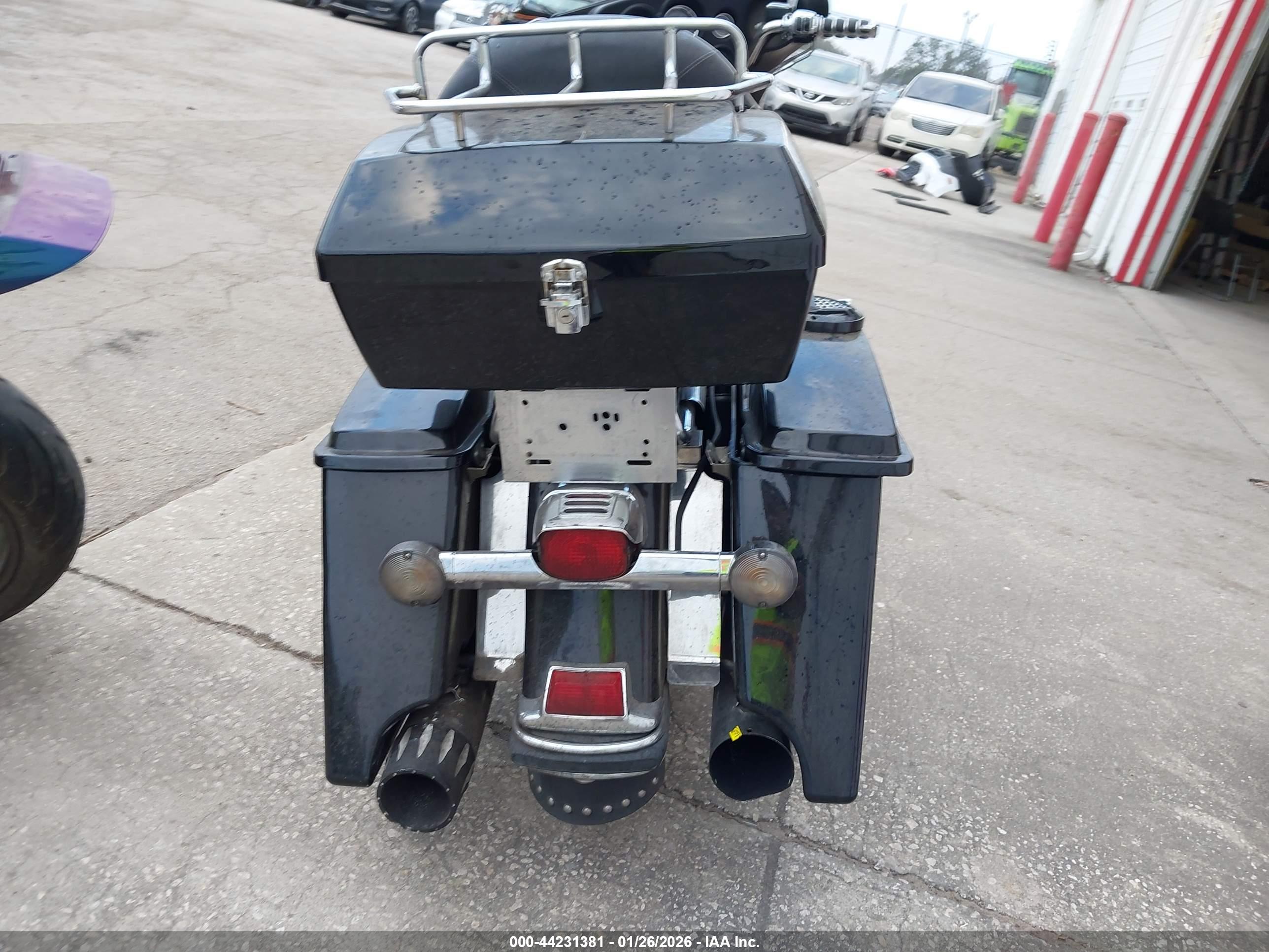HARLEY-DAVIDSON FLHT image 6