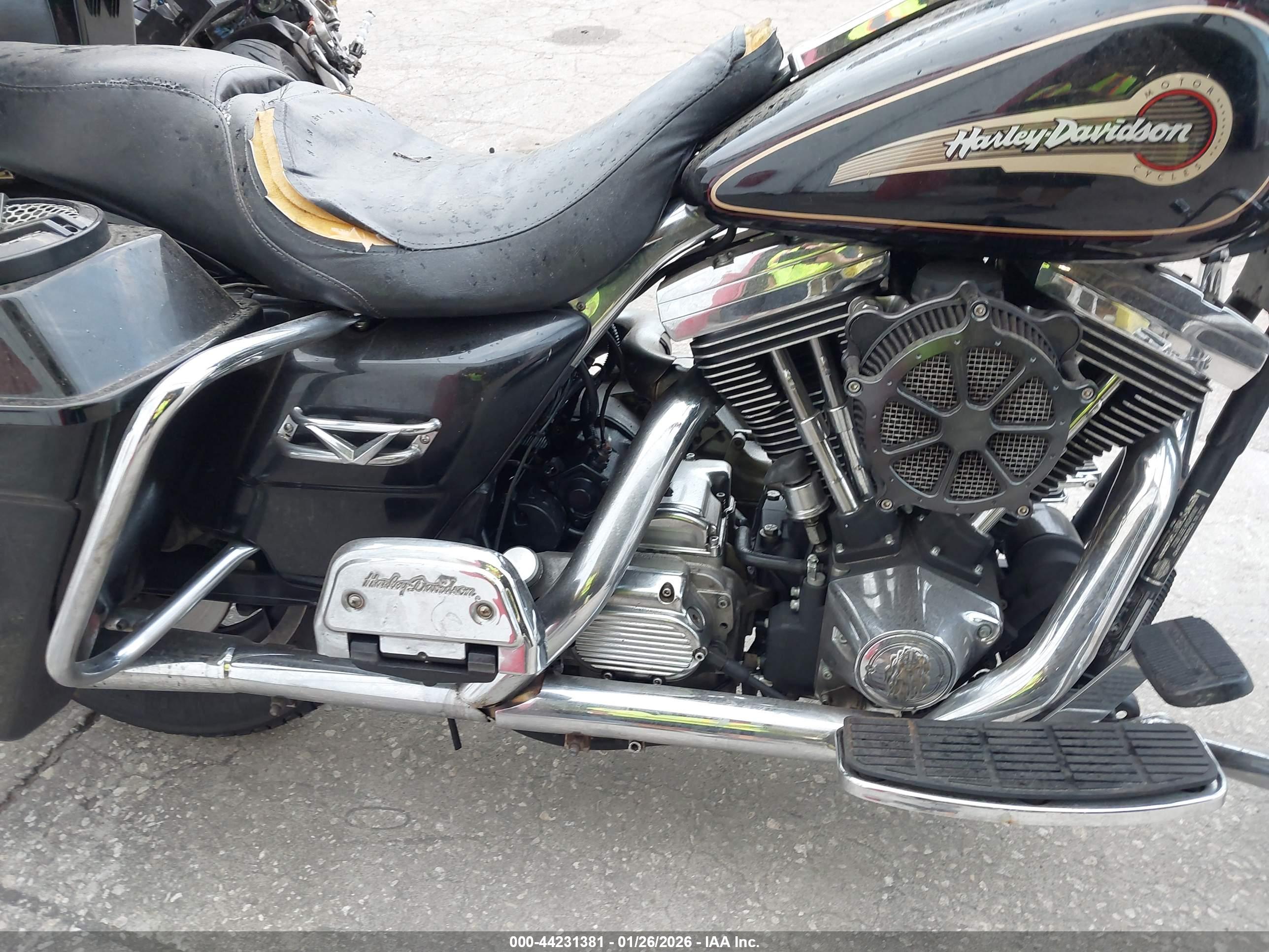 HARLEY-DAVIDSON FLHT image 8