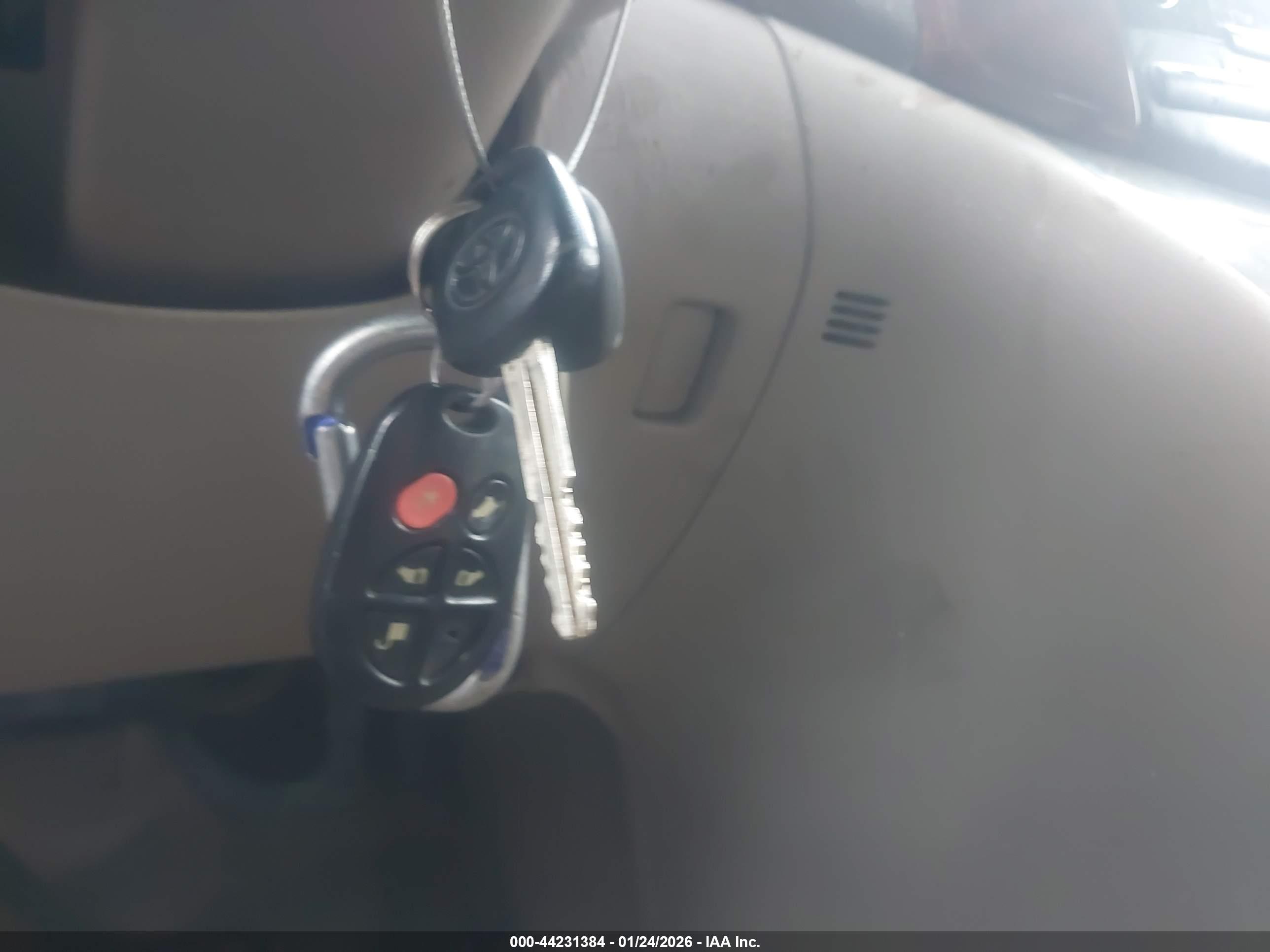 TOYOTA SIENNA image 11