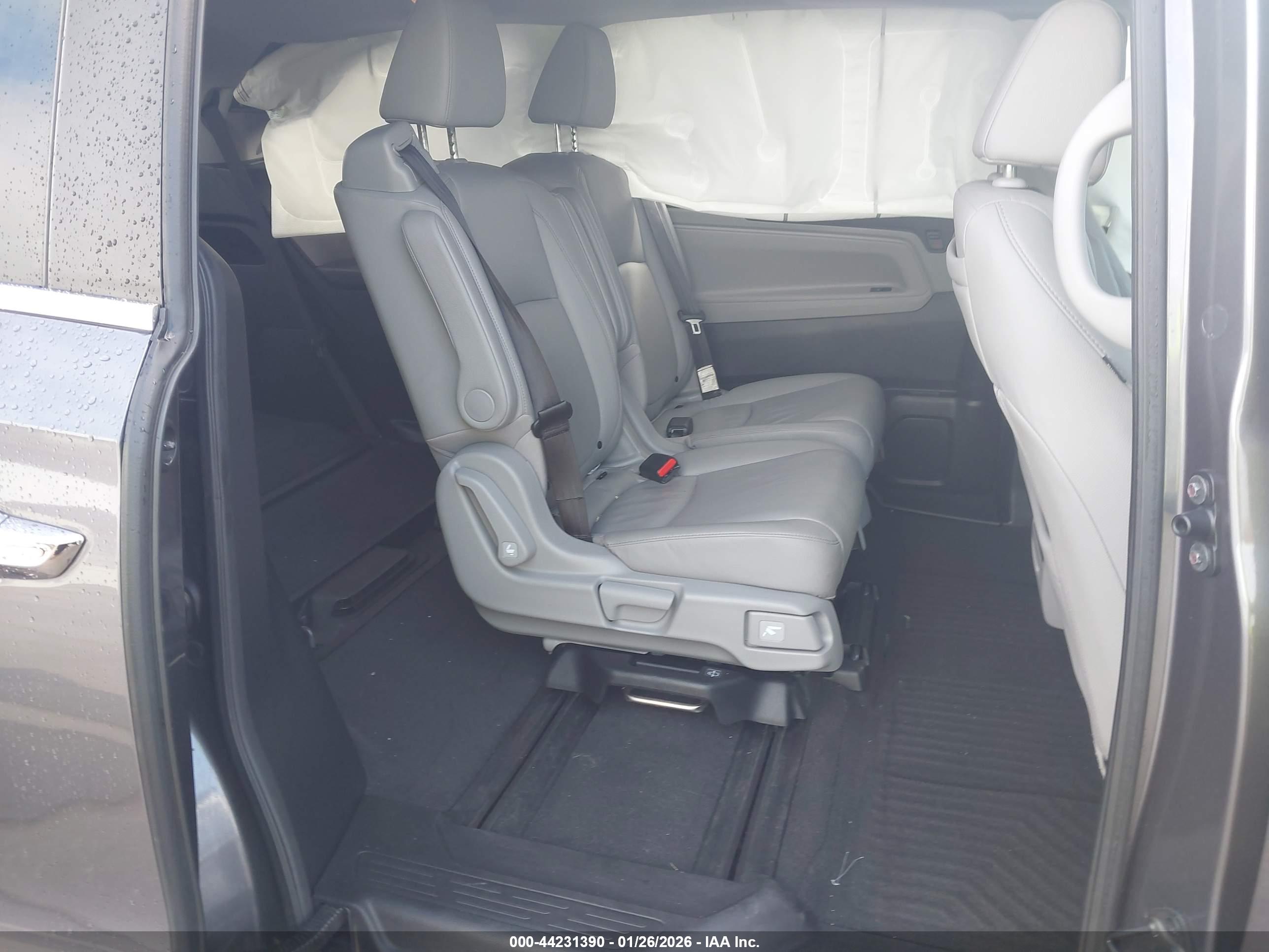 HONDA ODYSSEY image 8