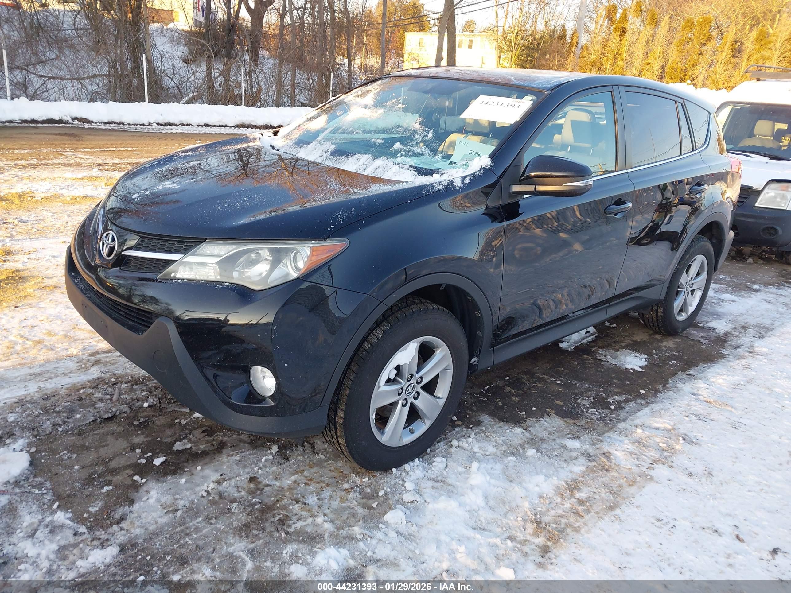 TOYOTA RAV4 image 2