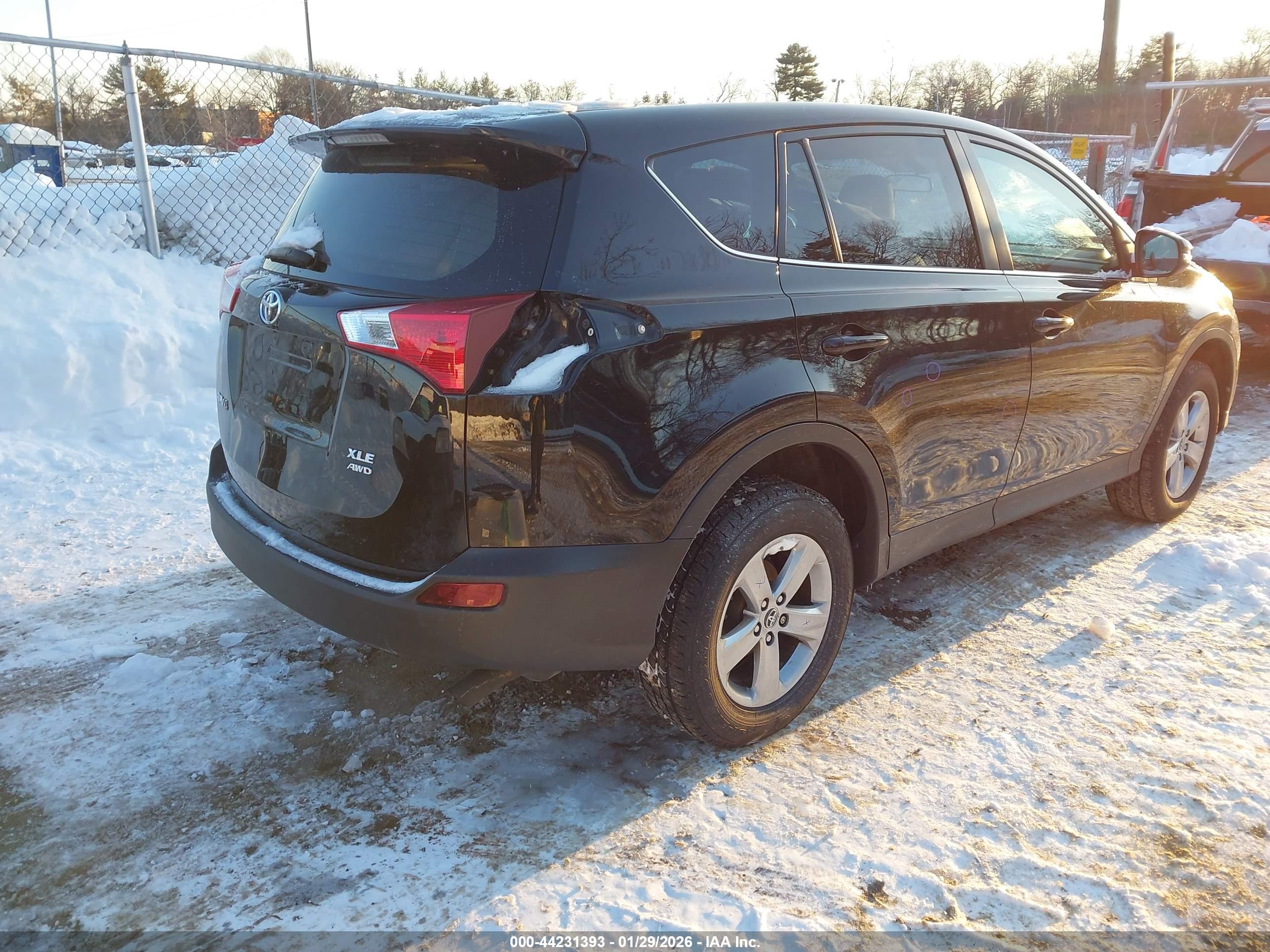 TOYOTA RAV4 image 4