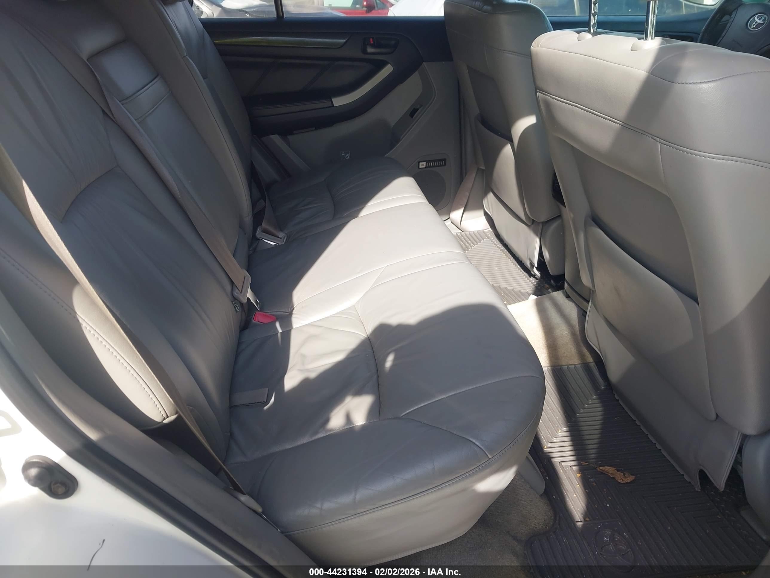 TOYOTA 4RUNNER image 8
