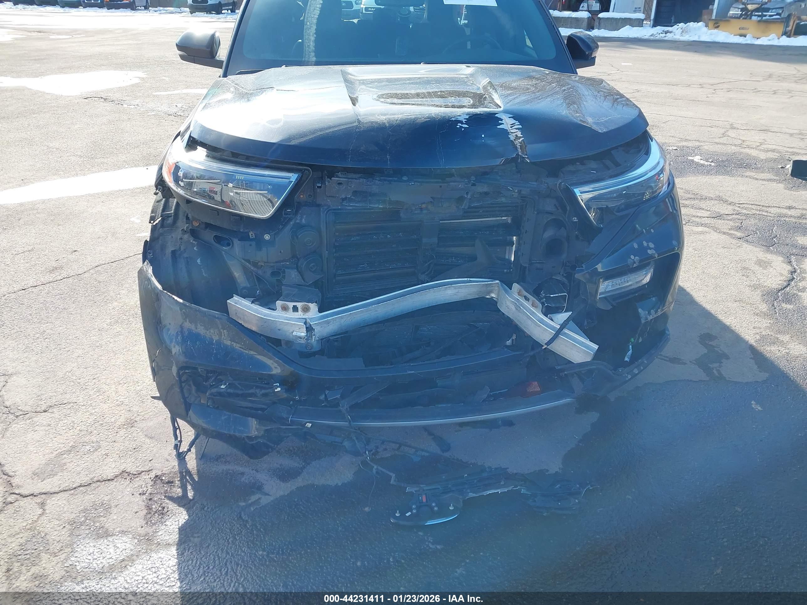 FORD EXPLORER image 6