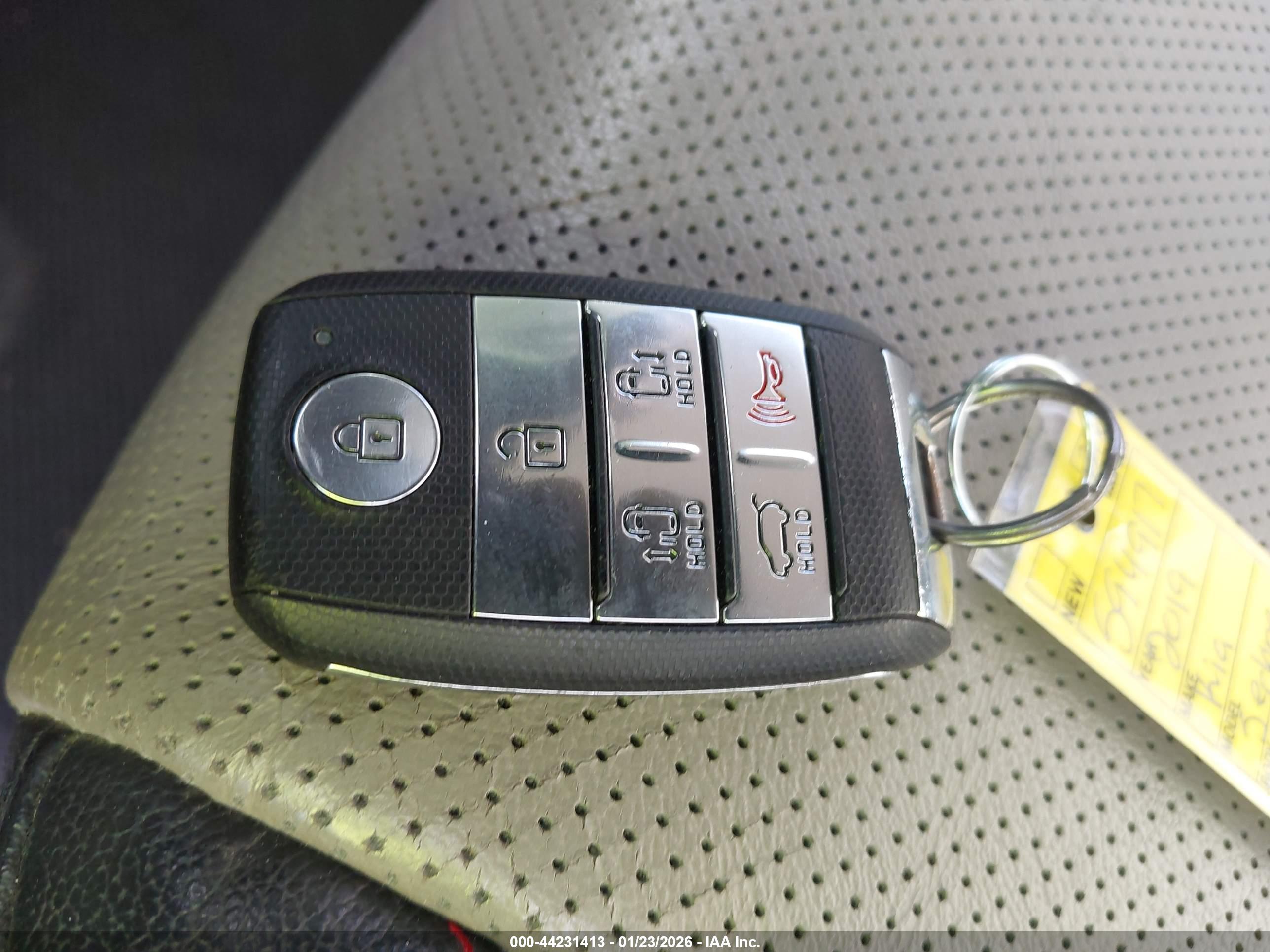 KIA SEDONA image 11