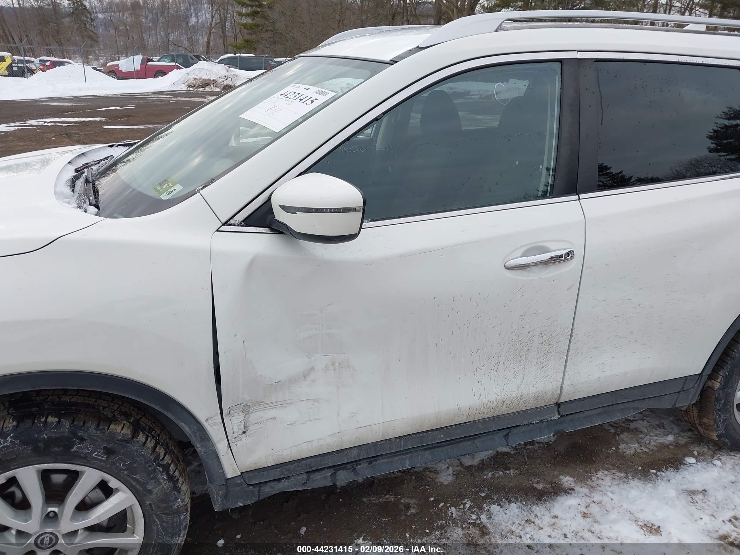 NISSAN ROGUE image 6