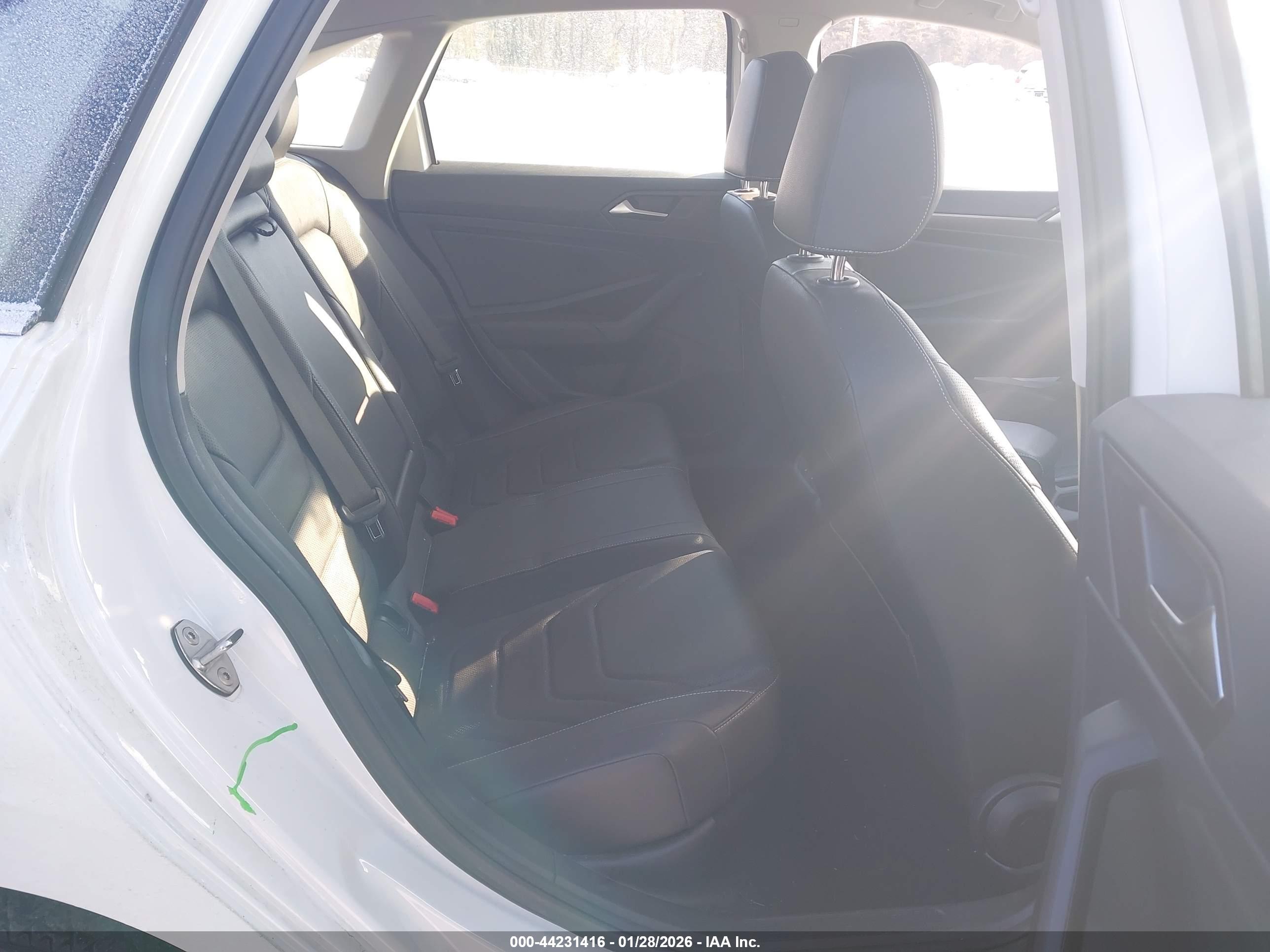 VOLKSWAGEN JETTA image 8