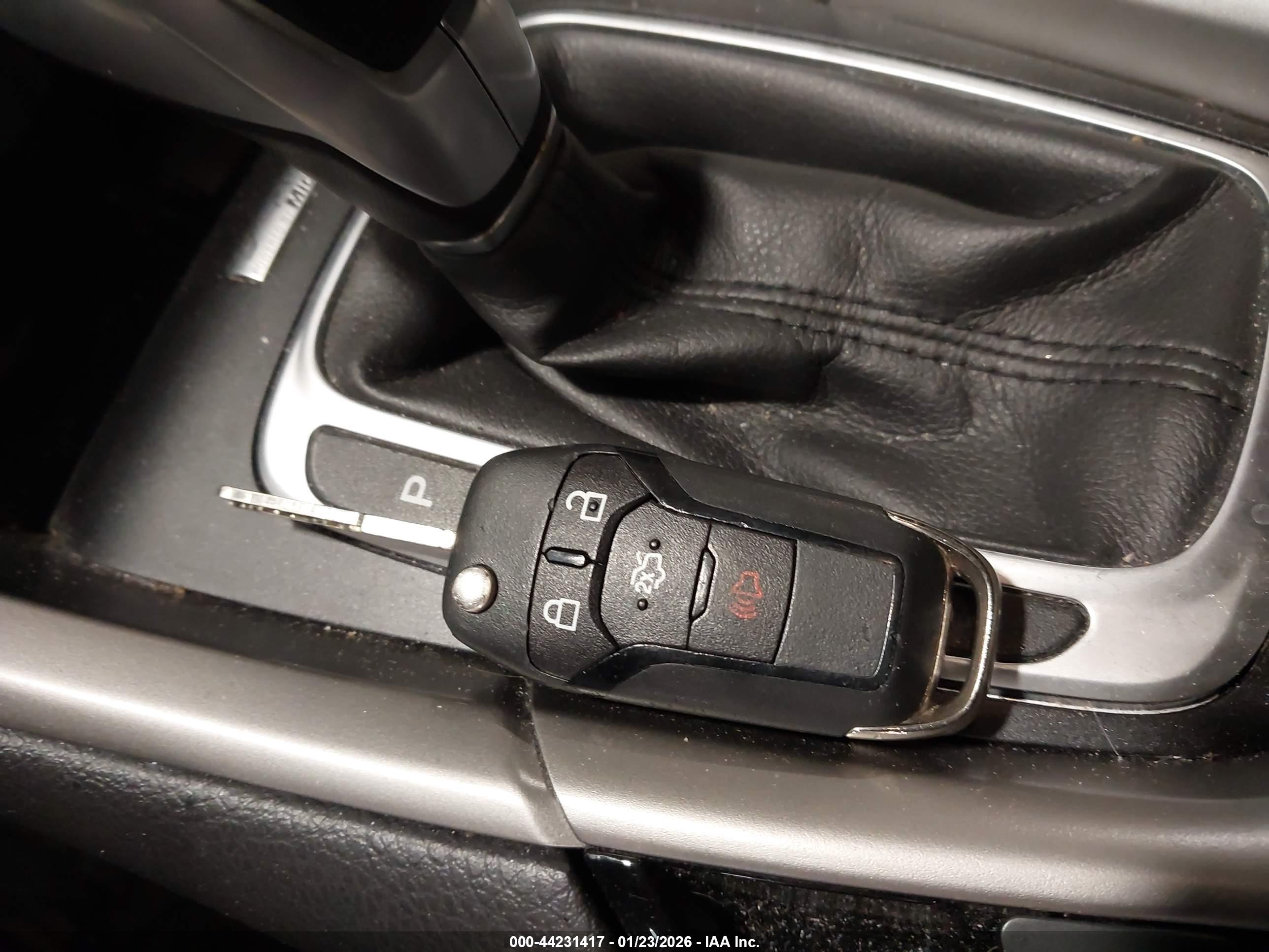 FORD FUSION image 11