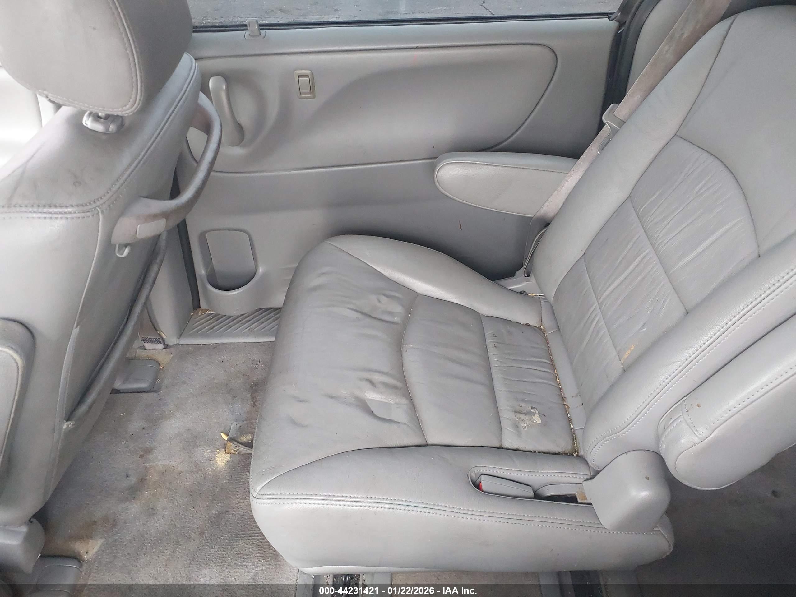 MAZDA MPV image 8