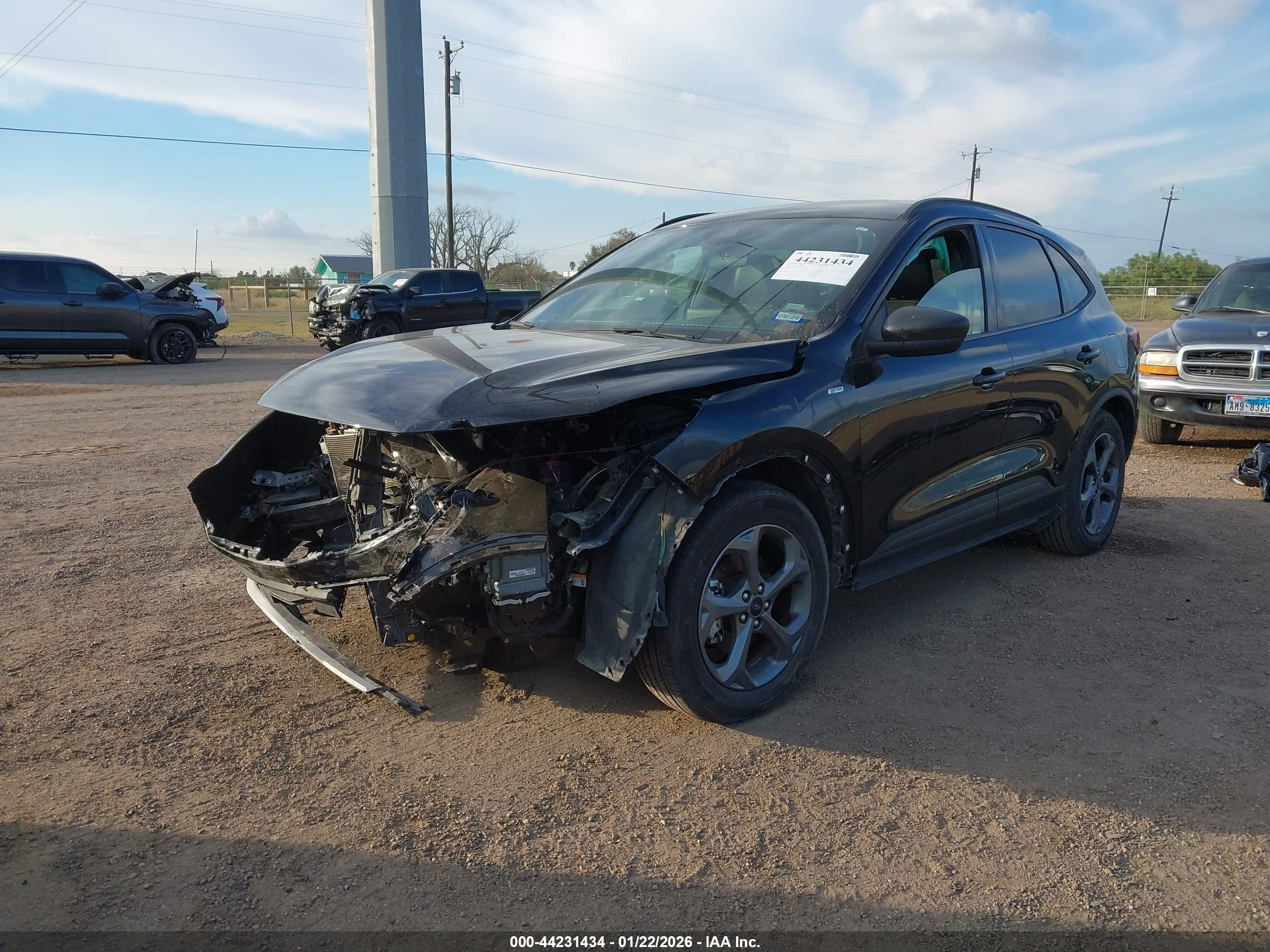 FORD ESCAPE image 2