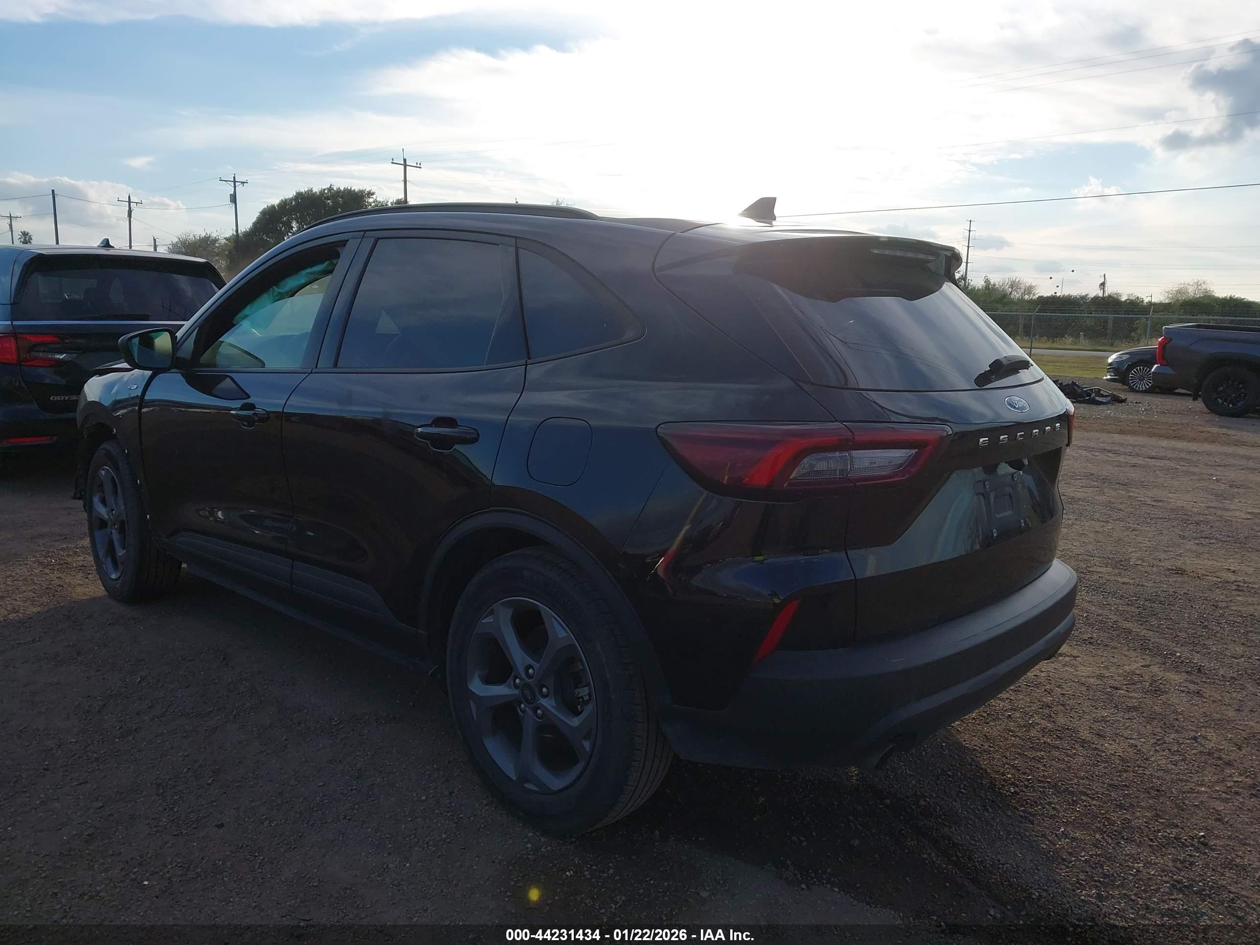 FORD ESCAPE image 3