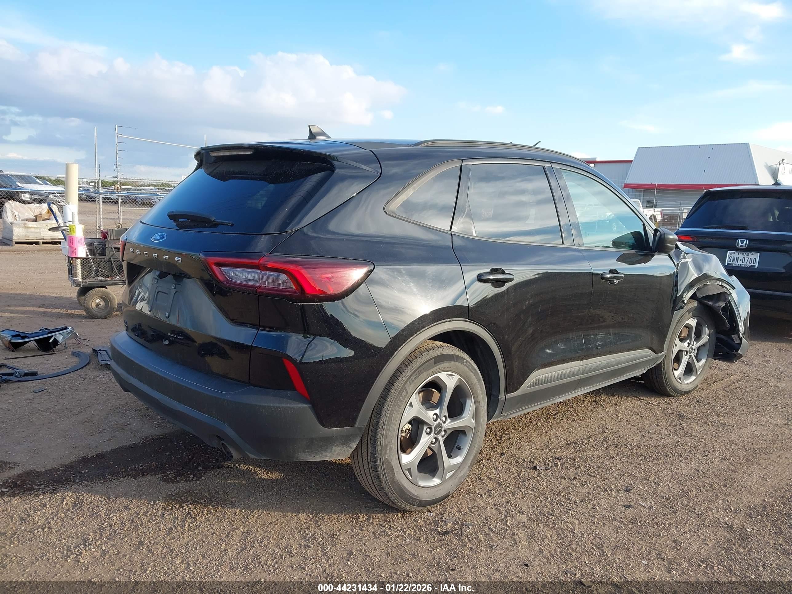 FORD ESCAPE image 4