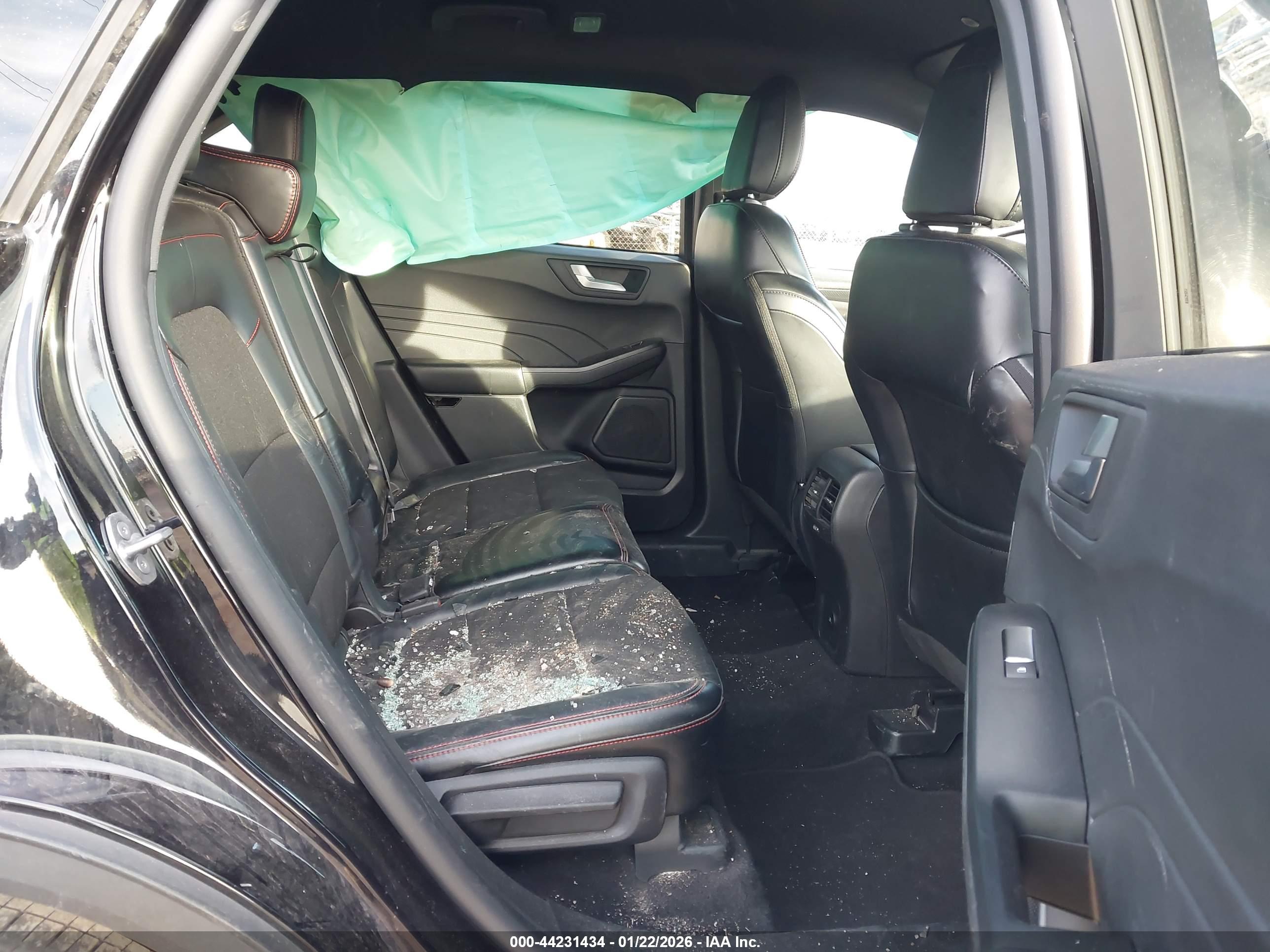 FORD ESCAPE image 8