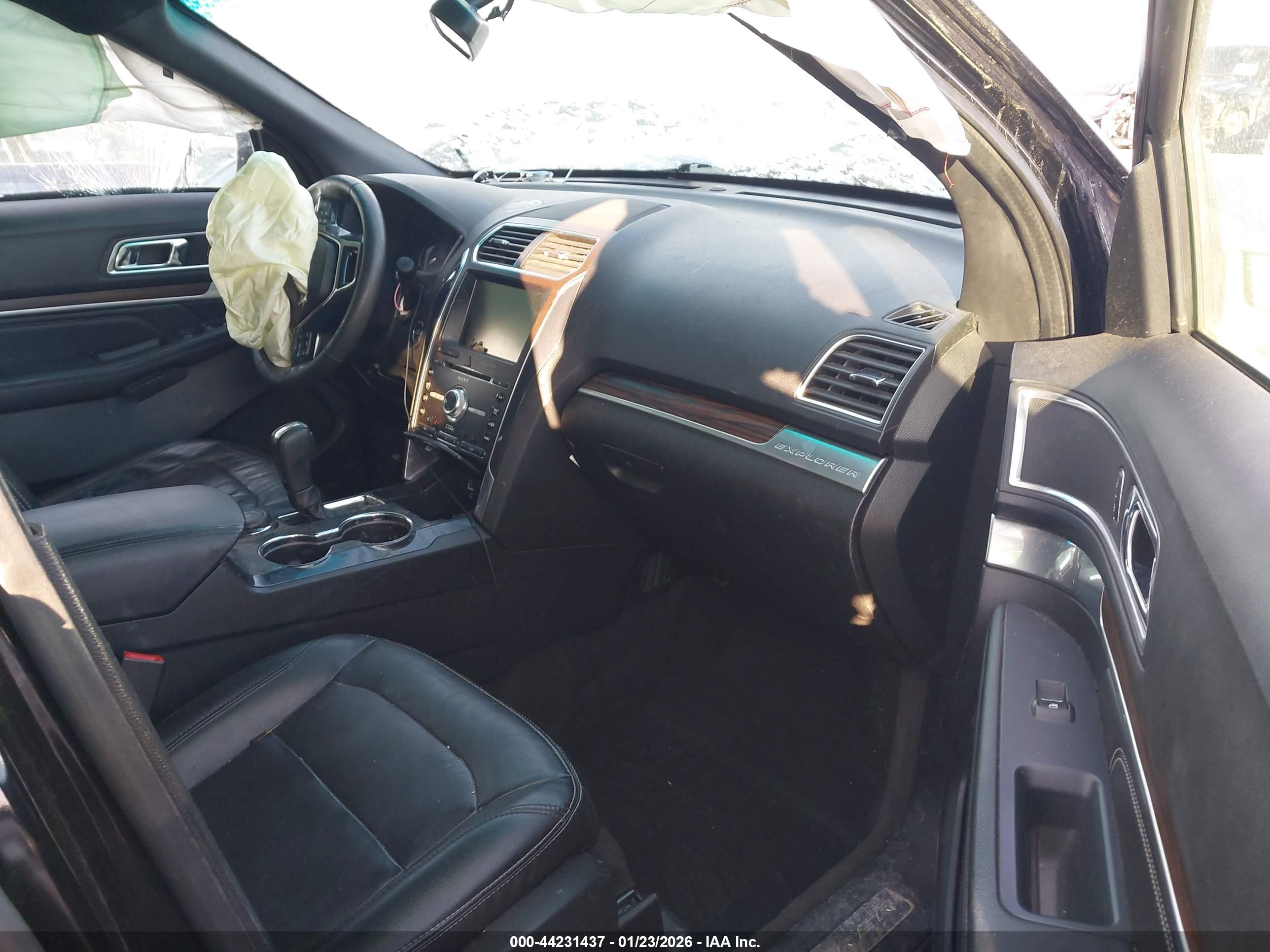 FORD EXPLORER image 5