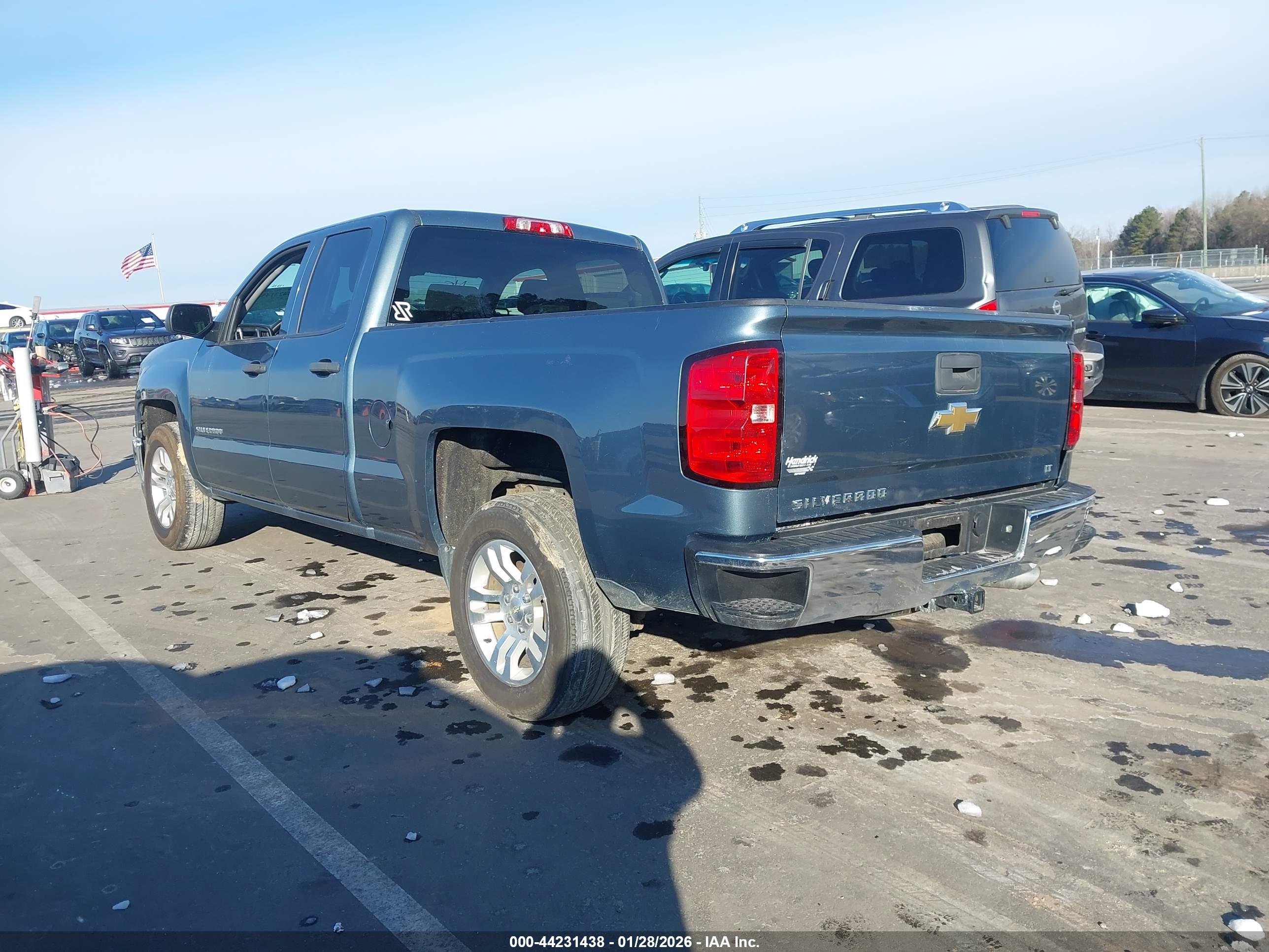 CHEVROLET SILVERADO image 3