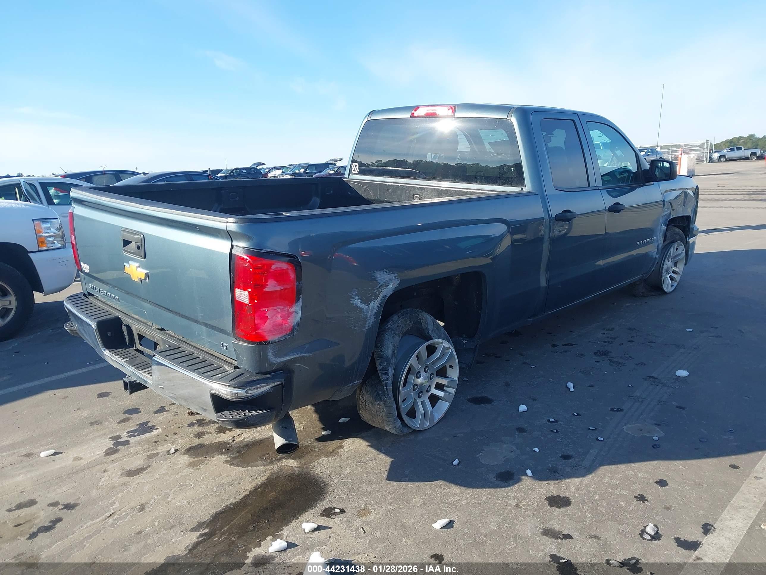 CHEVROLET SILVERADO image 4